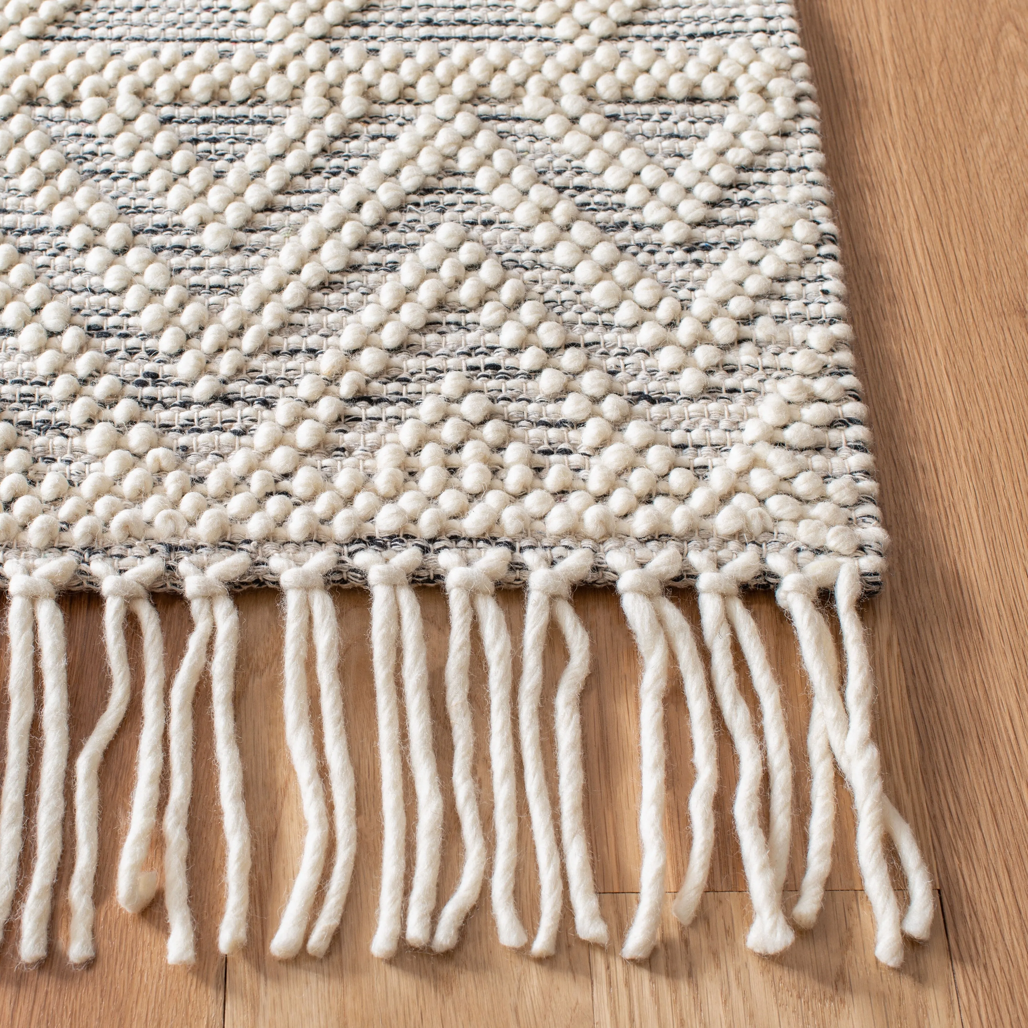 SAFAVIEH Handmade Natura Cesarina Wool Rug - Ivory/Black - 8' x 10'
