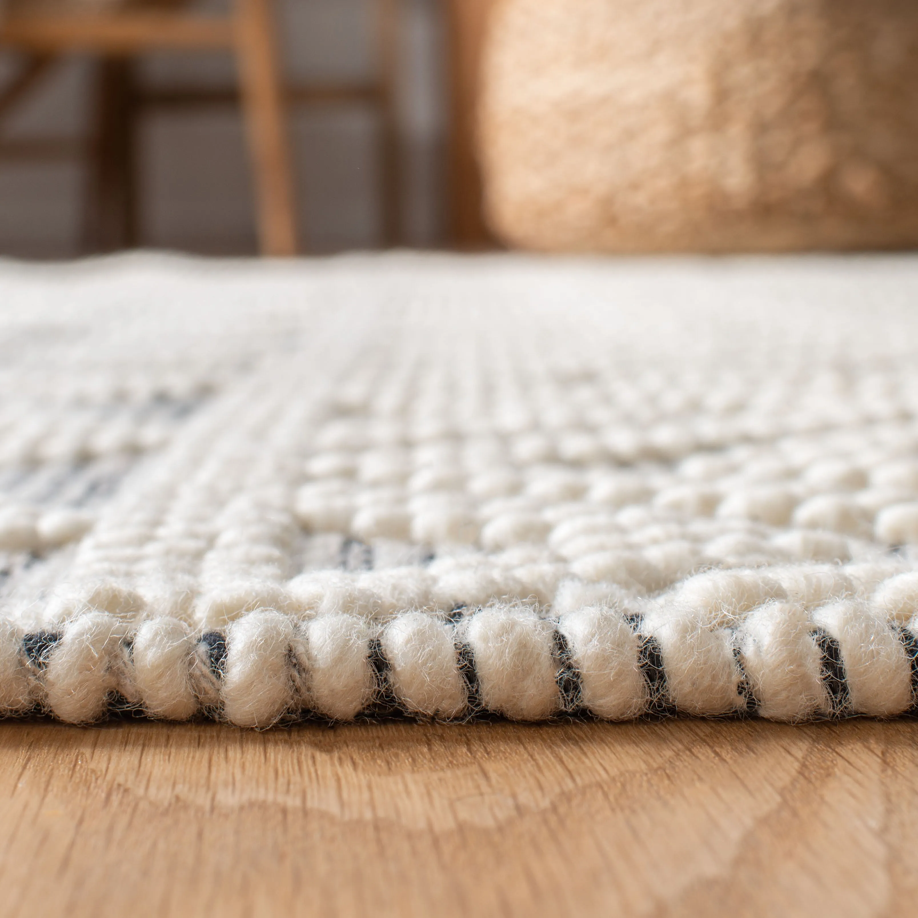 SAFAVIEH Handmade Natura Cesarina Wool Rug - Ivory/Black - 8' x 10'
