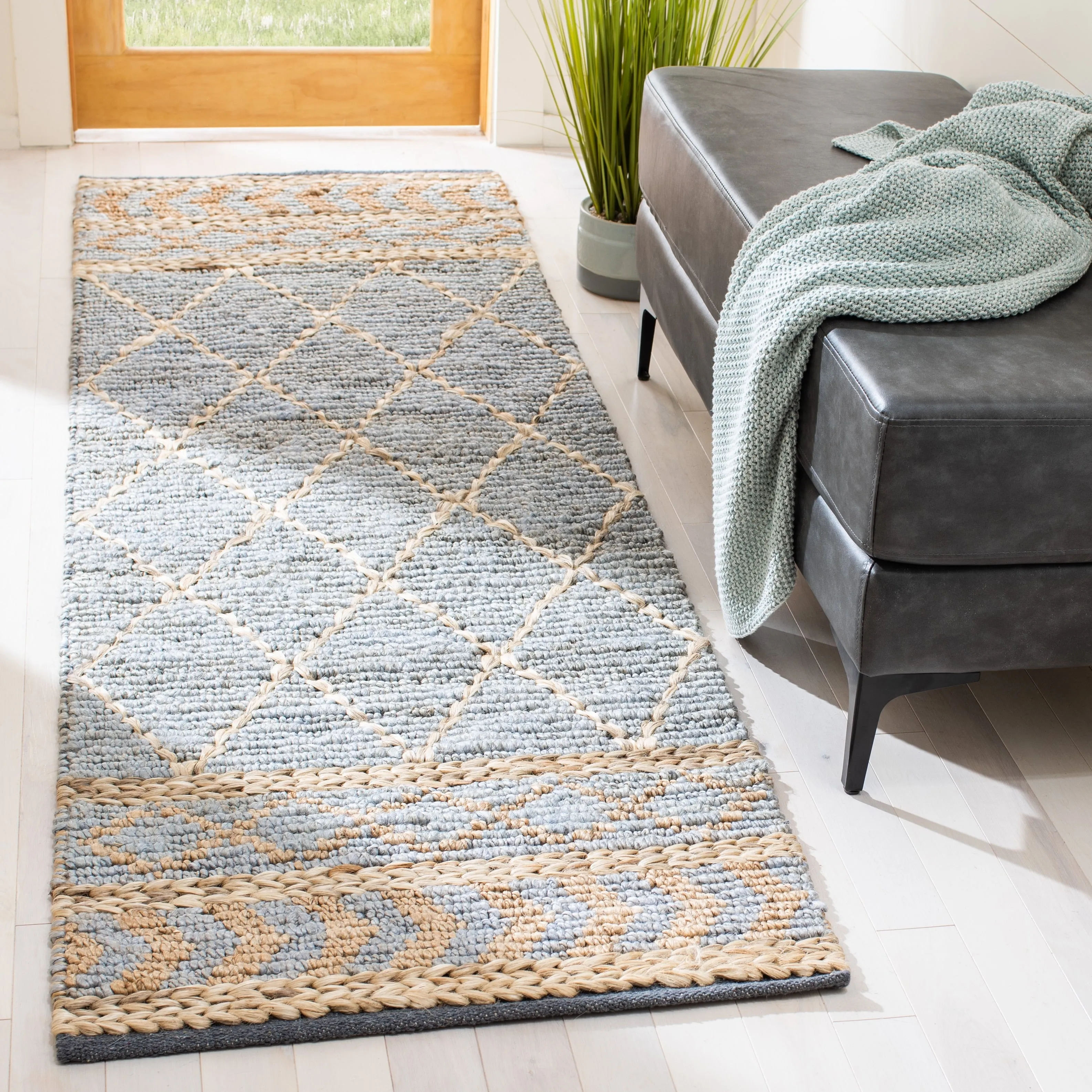 SAFAVIEH Handmade Natural Fiber Adeltraut Trellis Jute Rug