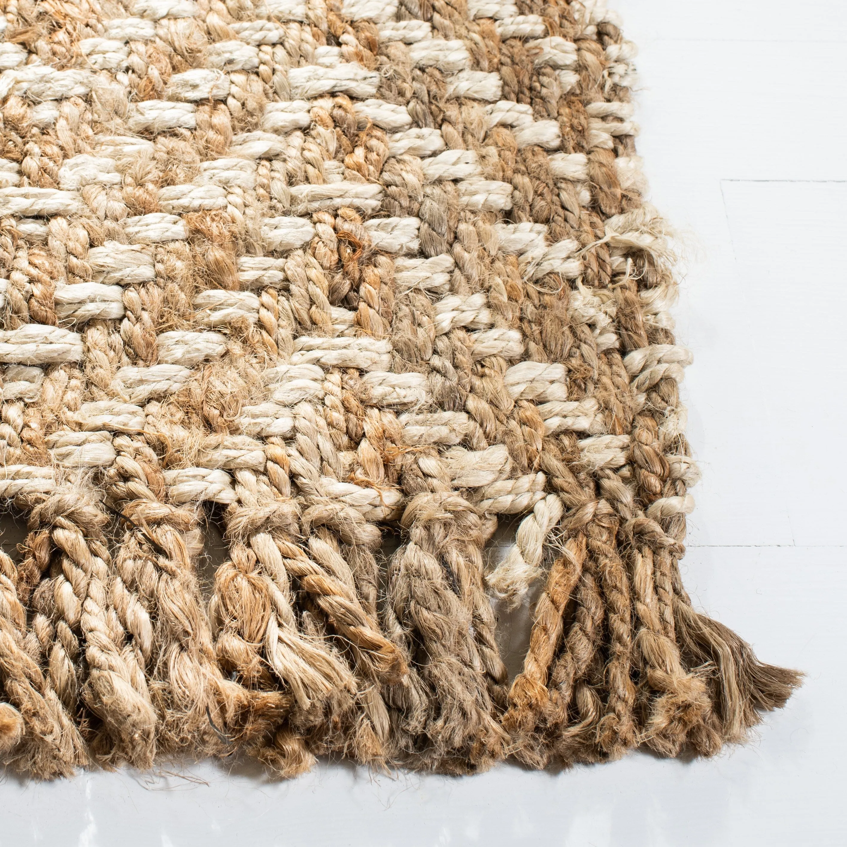 SAFAVIEH Handmade Natural Fiber Atlandida Casual Chevron Jute Rug