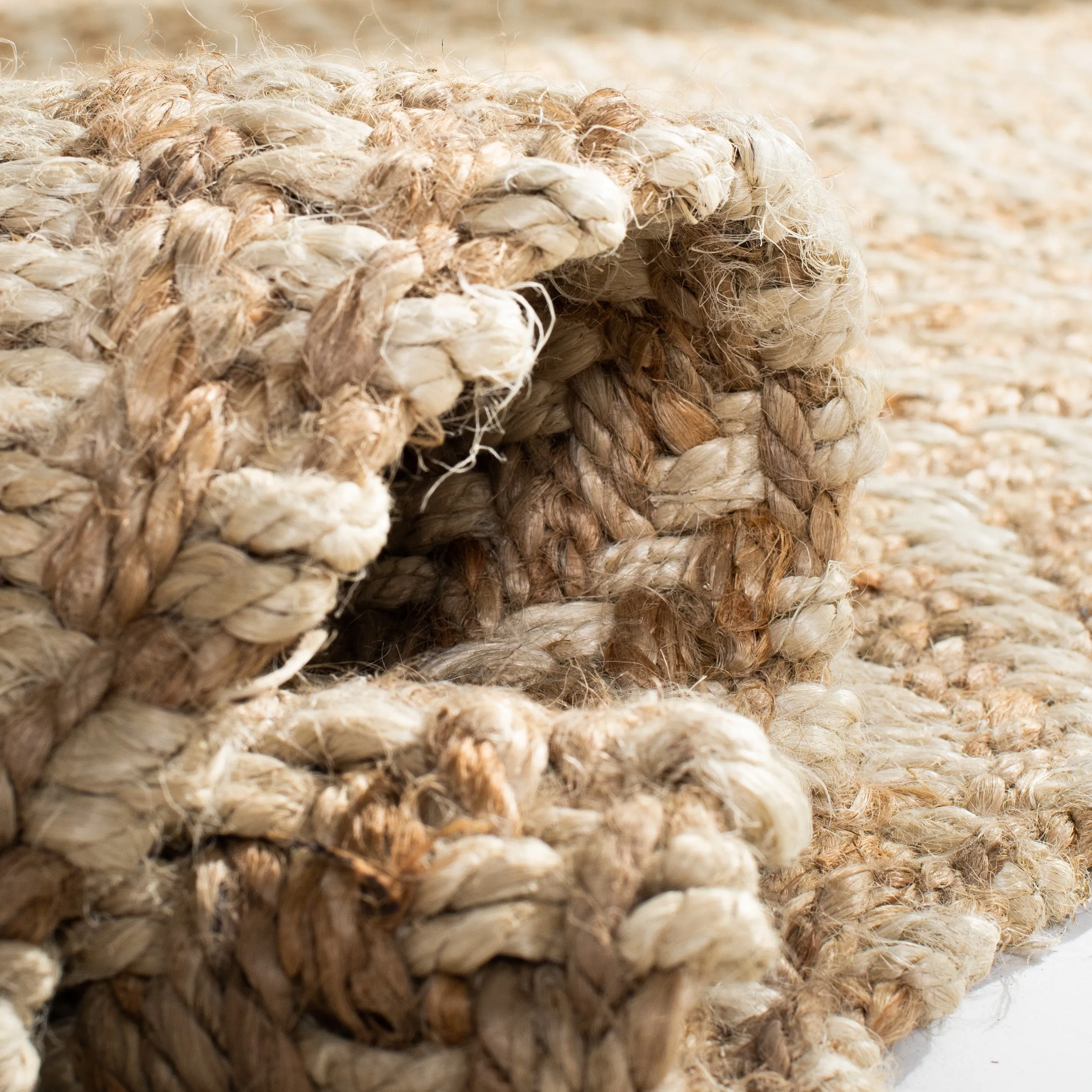 SAFAVIEH Handmade Natural Fiber Atlandida Casual Chevron Jute Rug