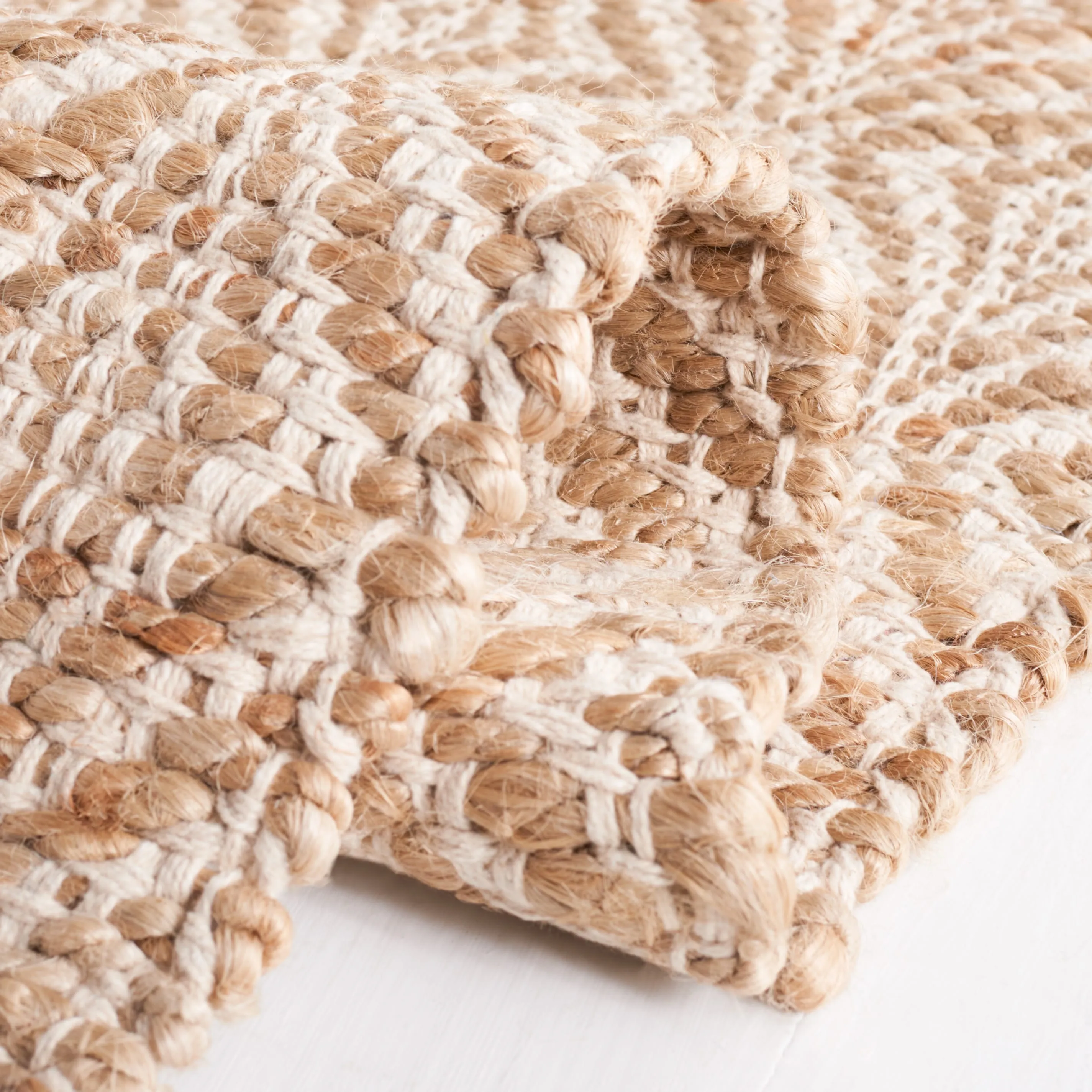SAFAVIEH Handmade Natural Fiber Diljana Farmhouse Jute Rug
