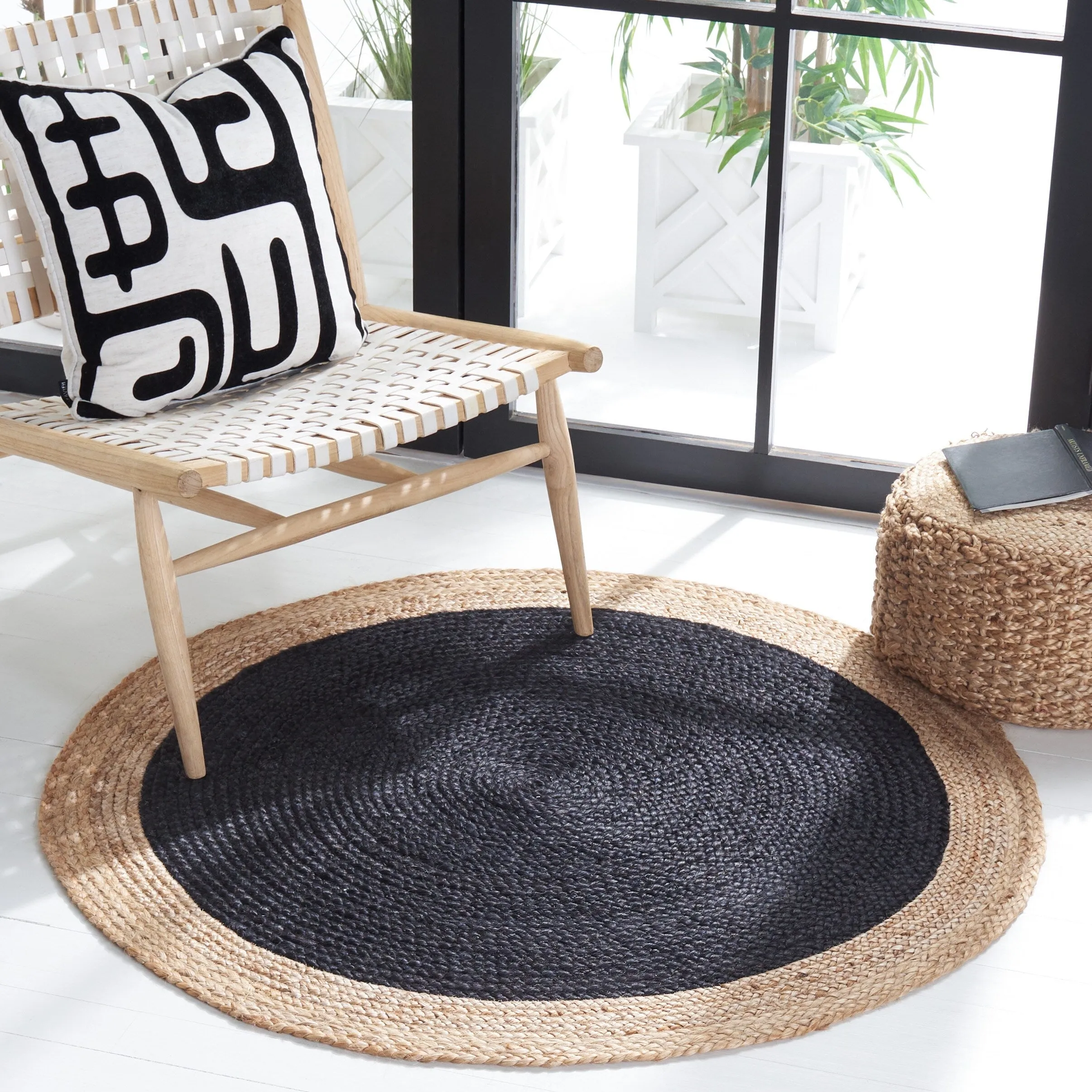 SAFAVIEH Handmade Natural Fiber Jolette Bordered Round Jute Rug
