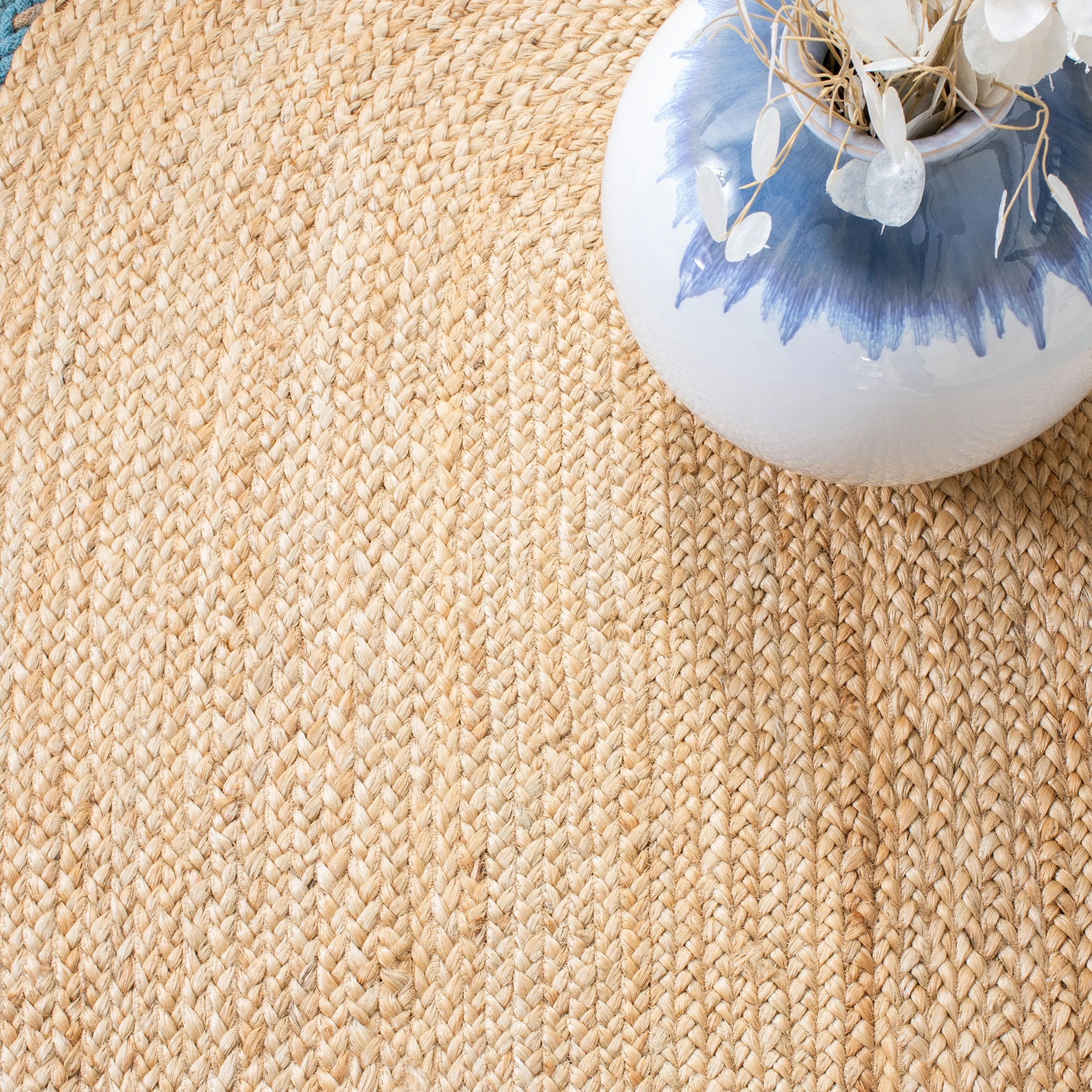 SAFAVIEH Handmade Natural Fiber Lianna Casual Jute Rug