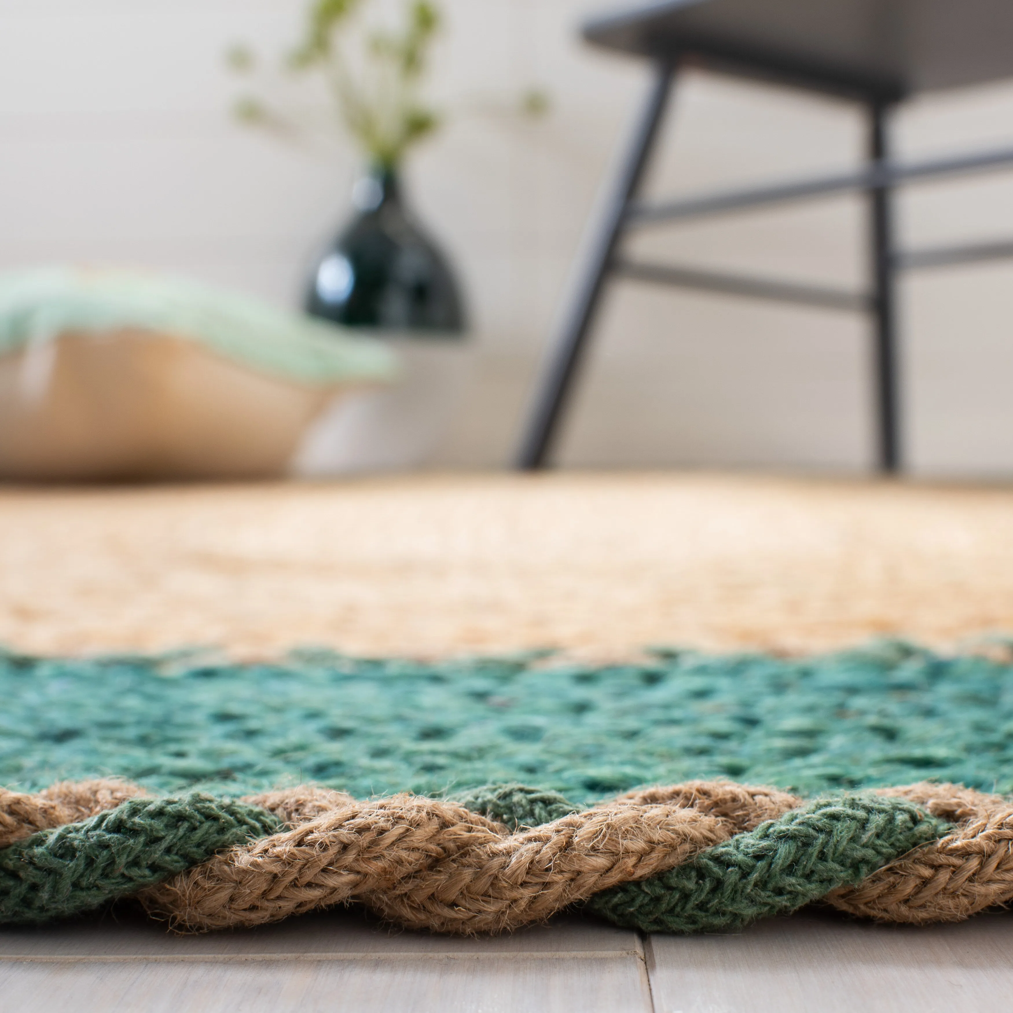 SAFAVIEH Handmade Natural Fiber Lianna Casual Jute Rug