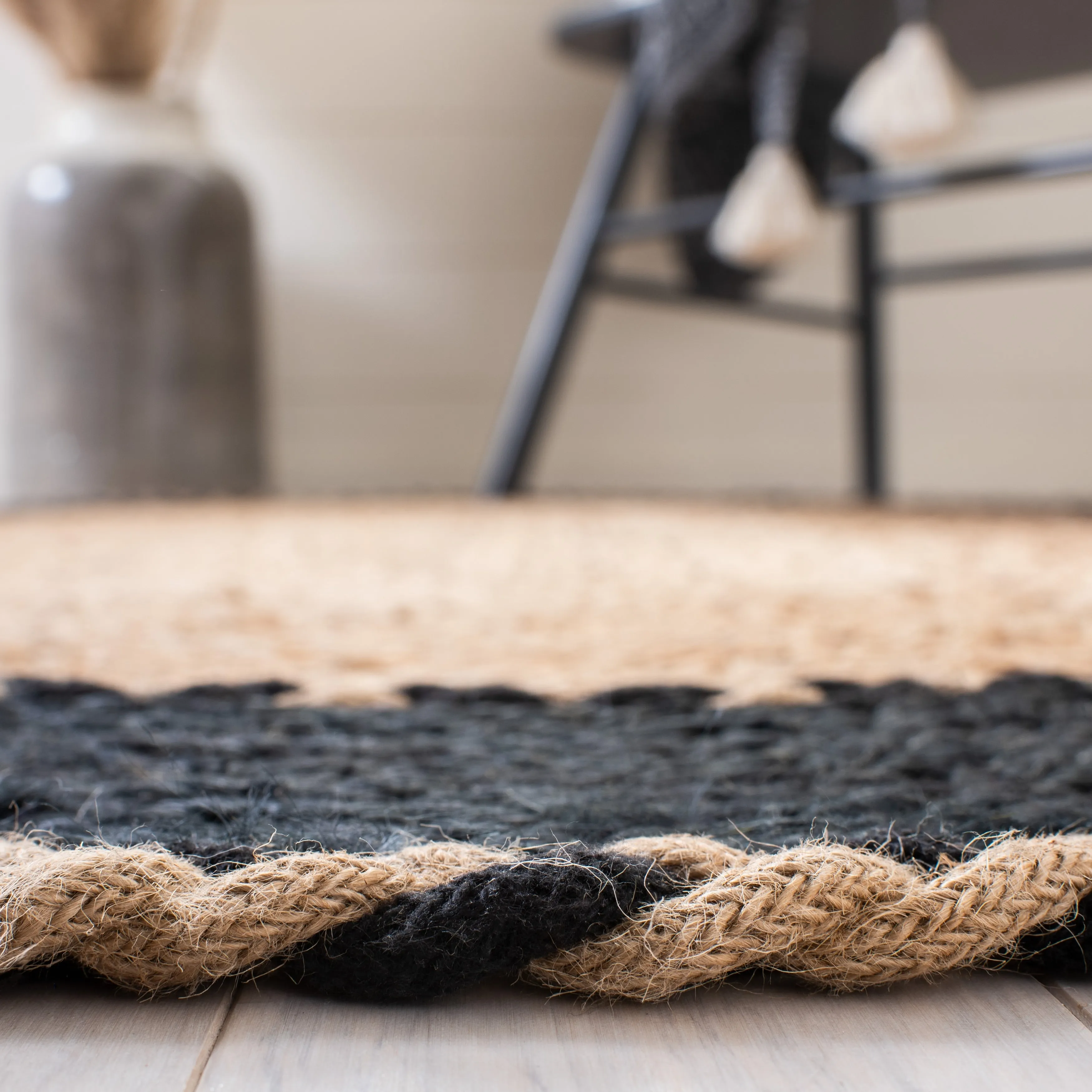 SAFAVIEH Handmade Natural Fiber Lianna Casual Jute Rug