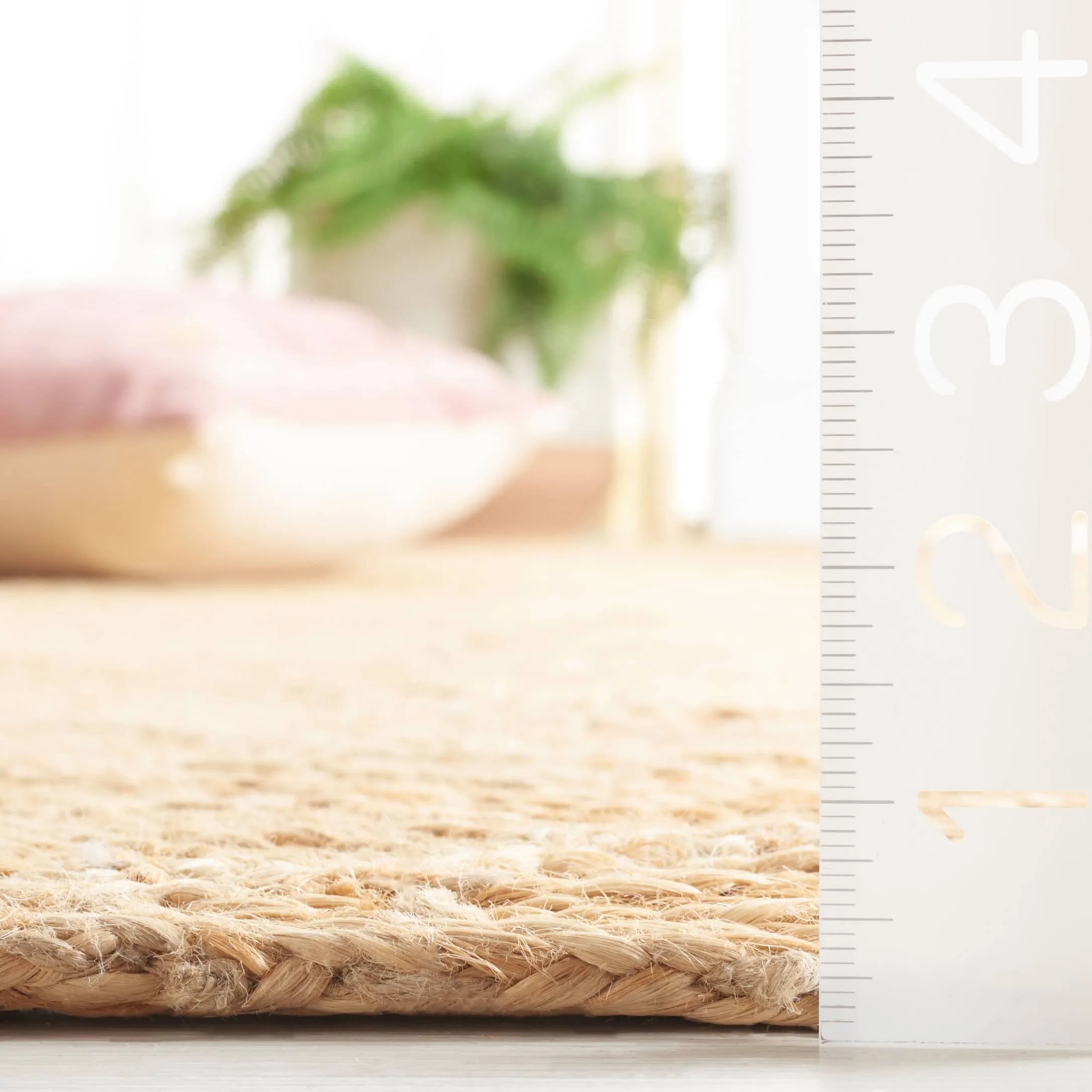 SAFAVIEH Handmade Natural Fiber Yahaira Farmhouse Chevron Jute Rug
