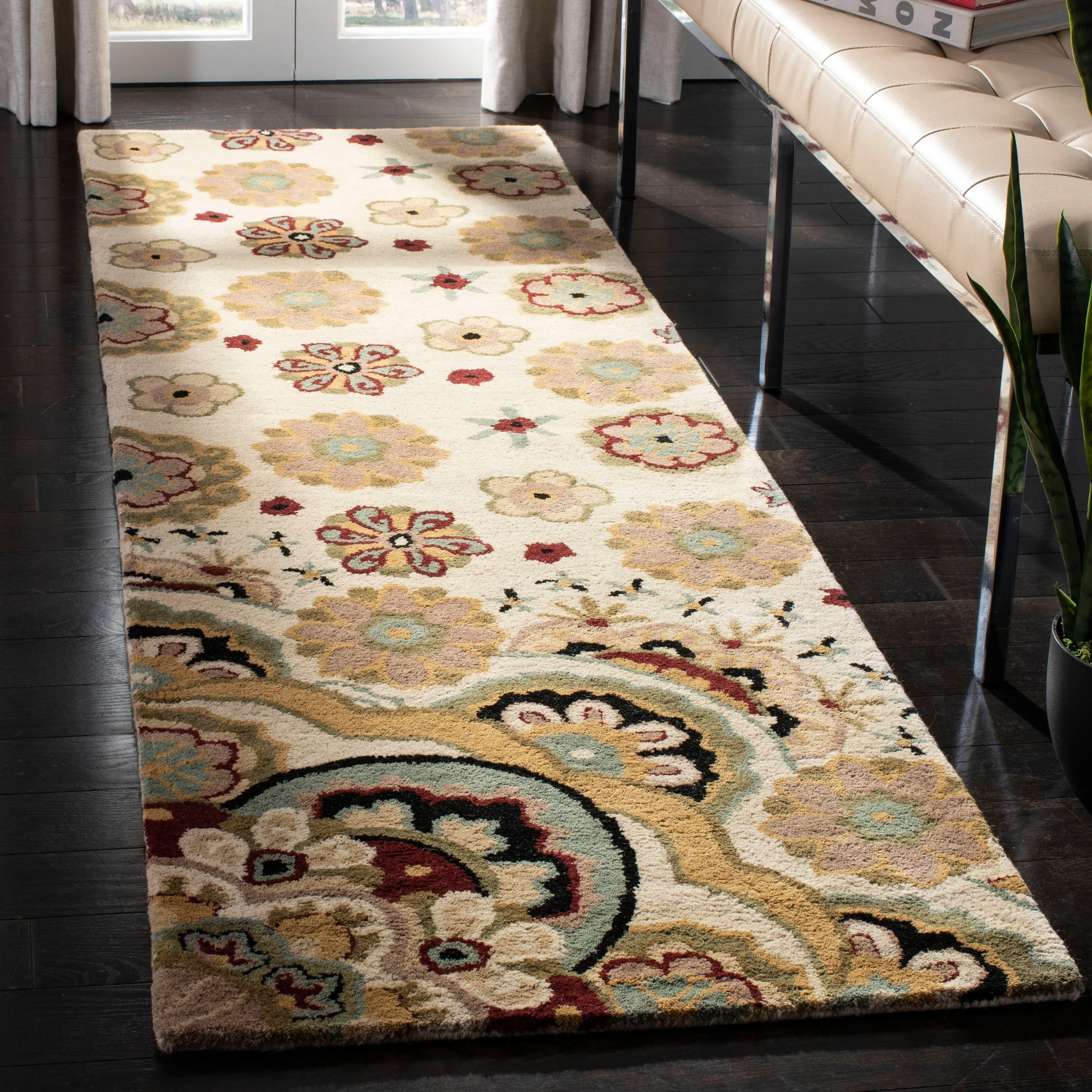 SAFAVIEH Handmade Soho Kaley New Zealand Wool Area Rug