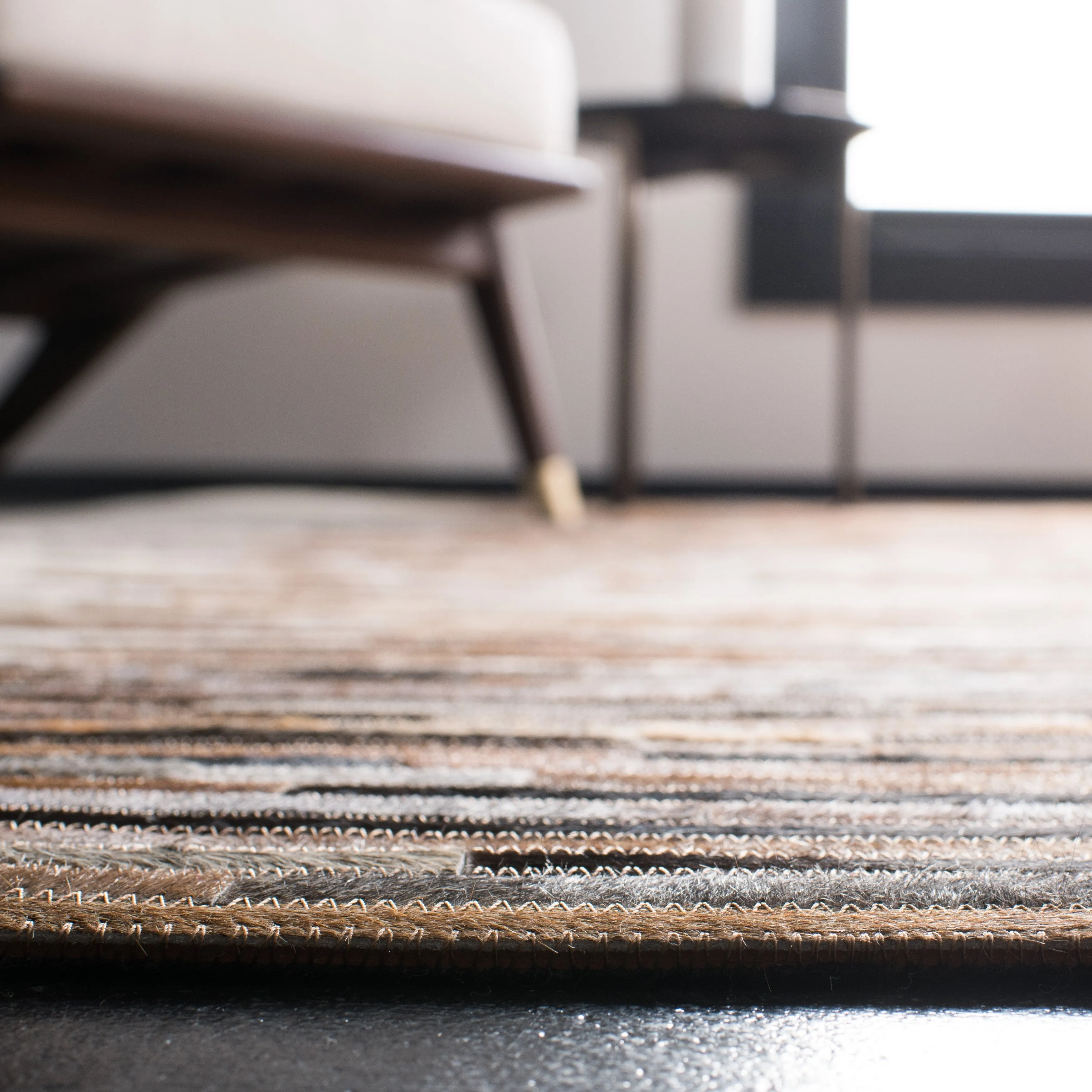 SAFAVIEH Handmade Studio Tobi Natural Hide Leather Rug