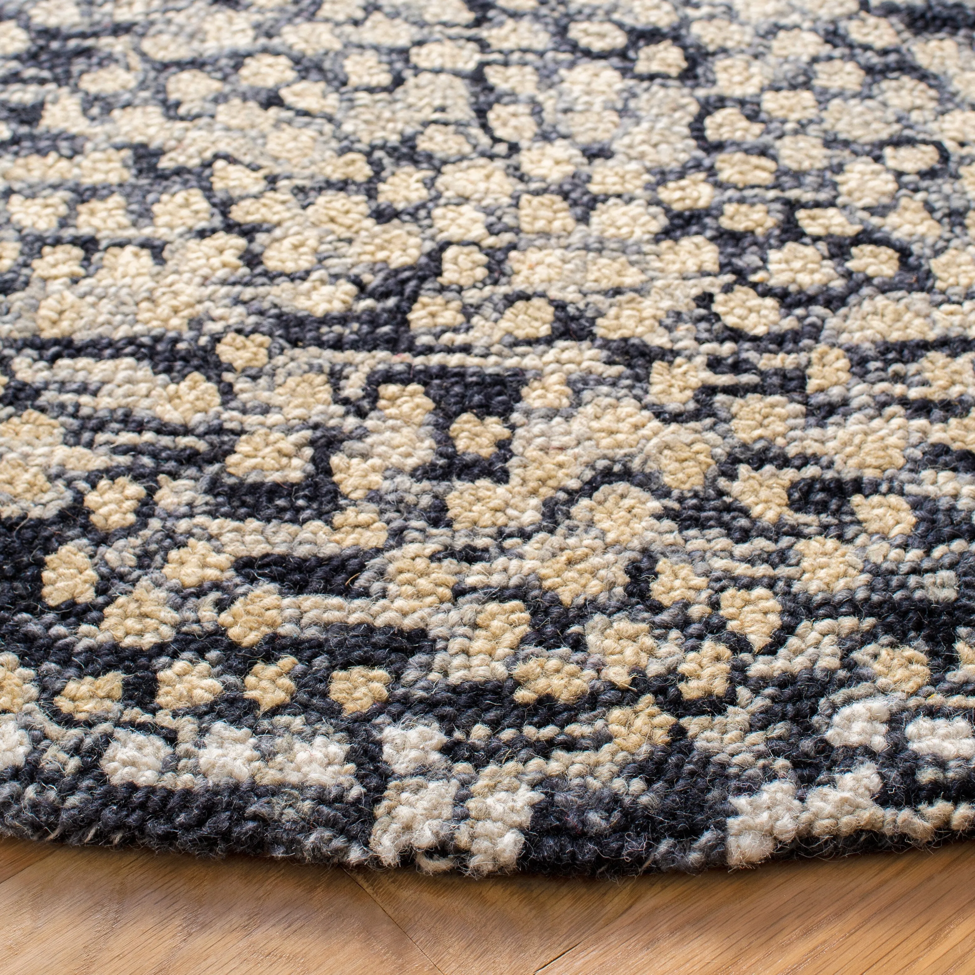 SAFAVIEH Handmade Trace Brenna Trellis Wool Rug