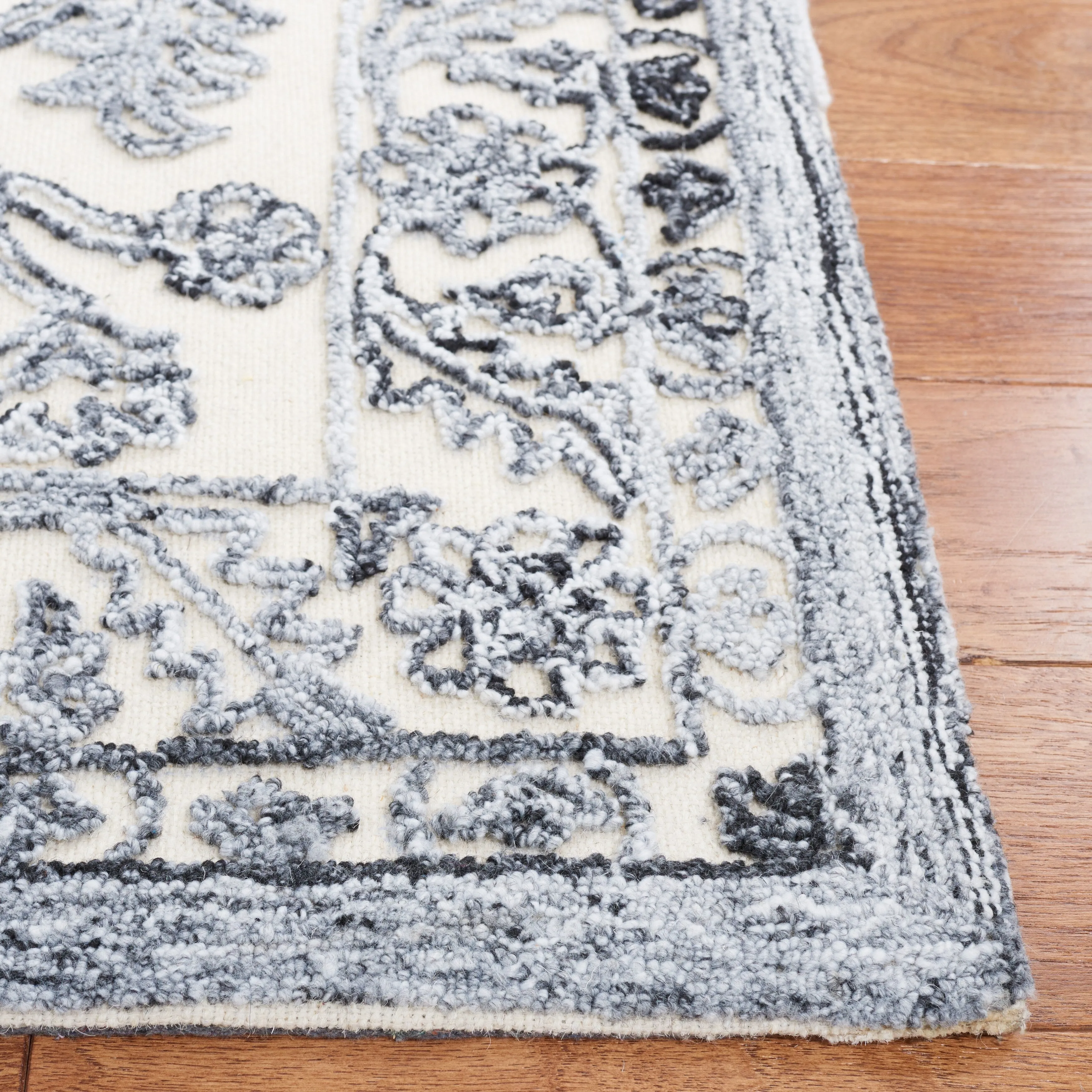SAFAVIEH Handmade Trace Catina Rug