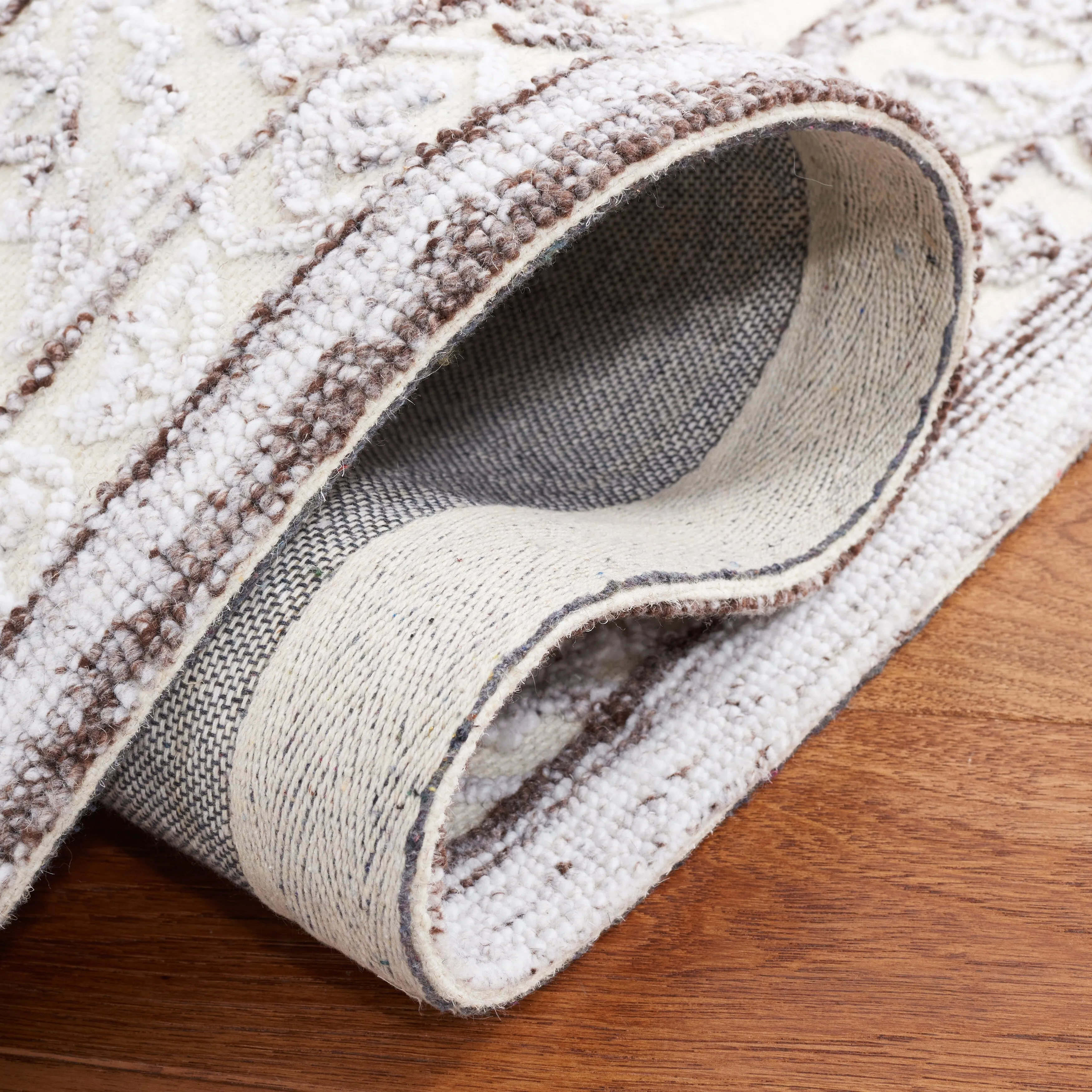 SAFAVIEH Handmade Trace Catina Rug