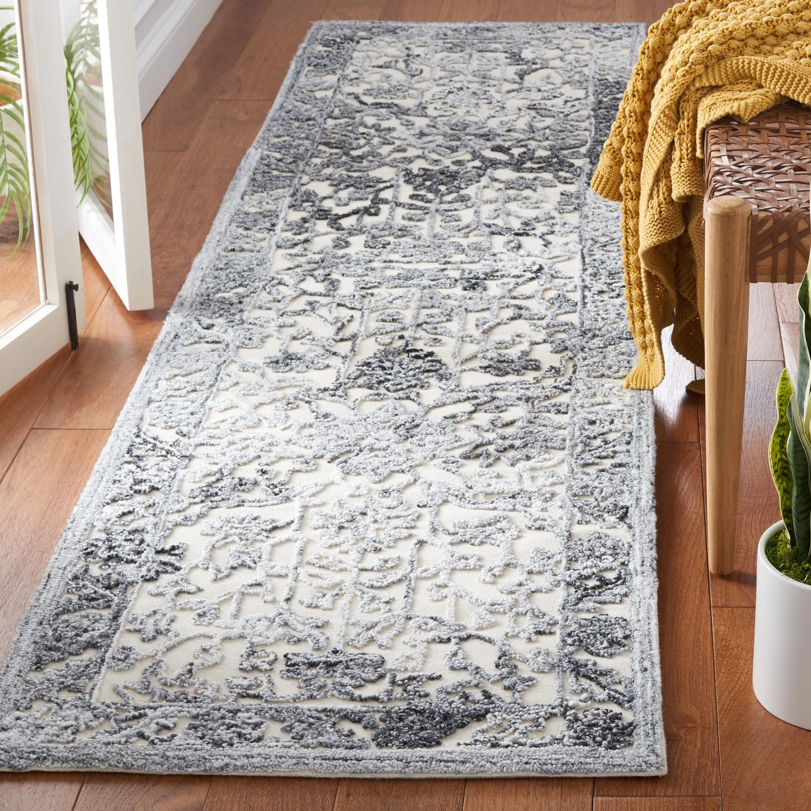 SAFAVIEH Handmade Trace Catina Rug