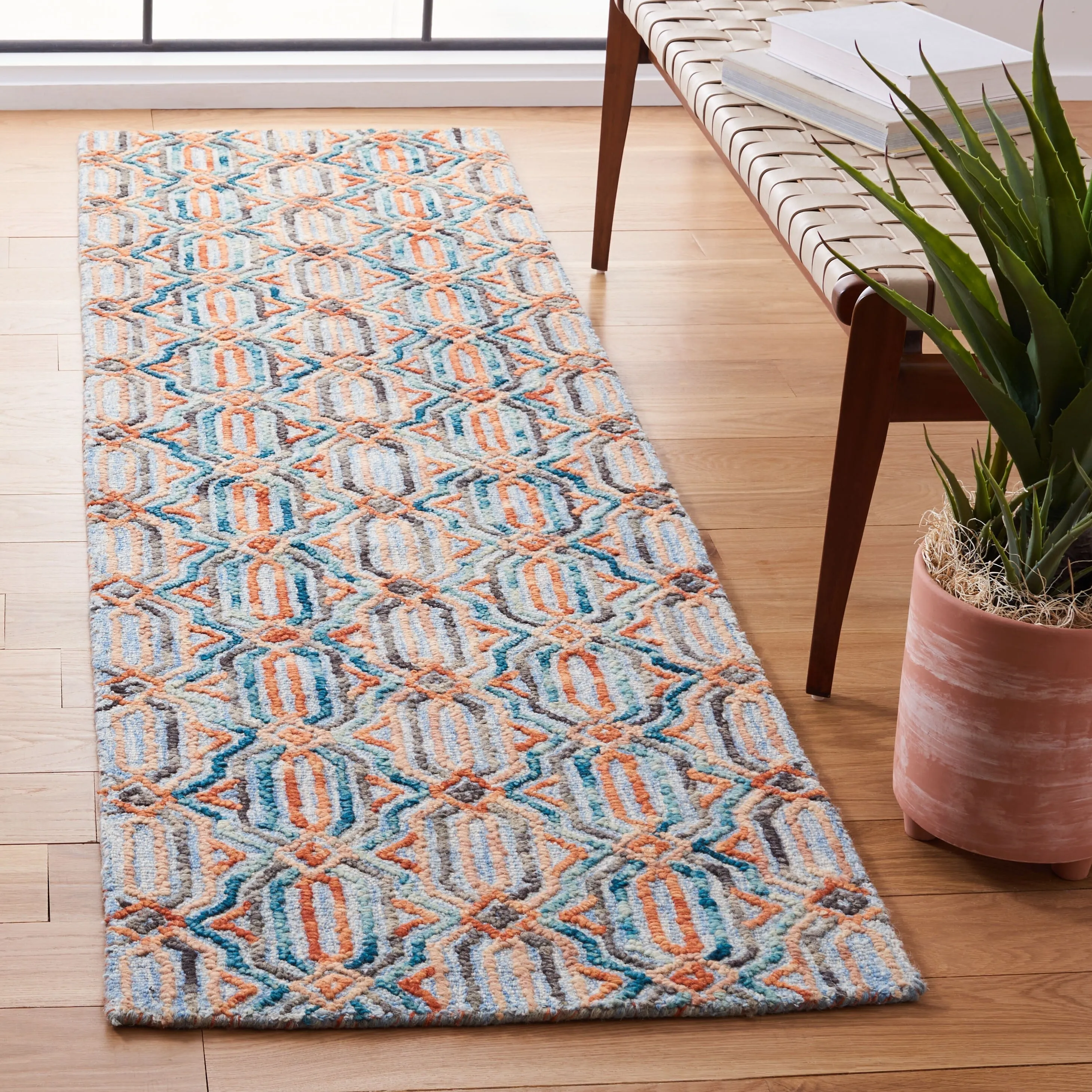 SAFAVIEH Handmade Trace Consuela Geometric Wool Rug