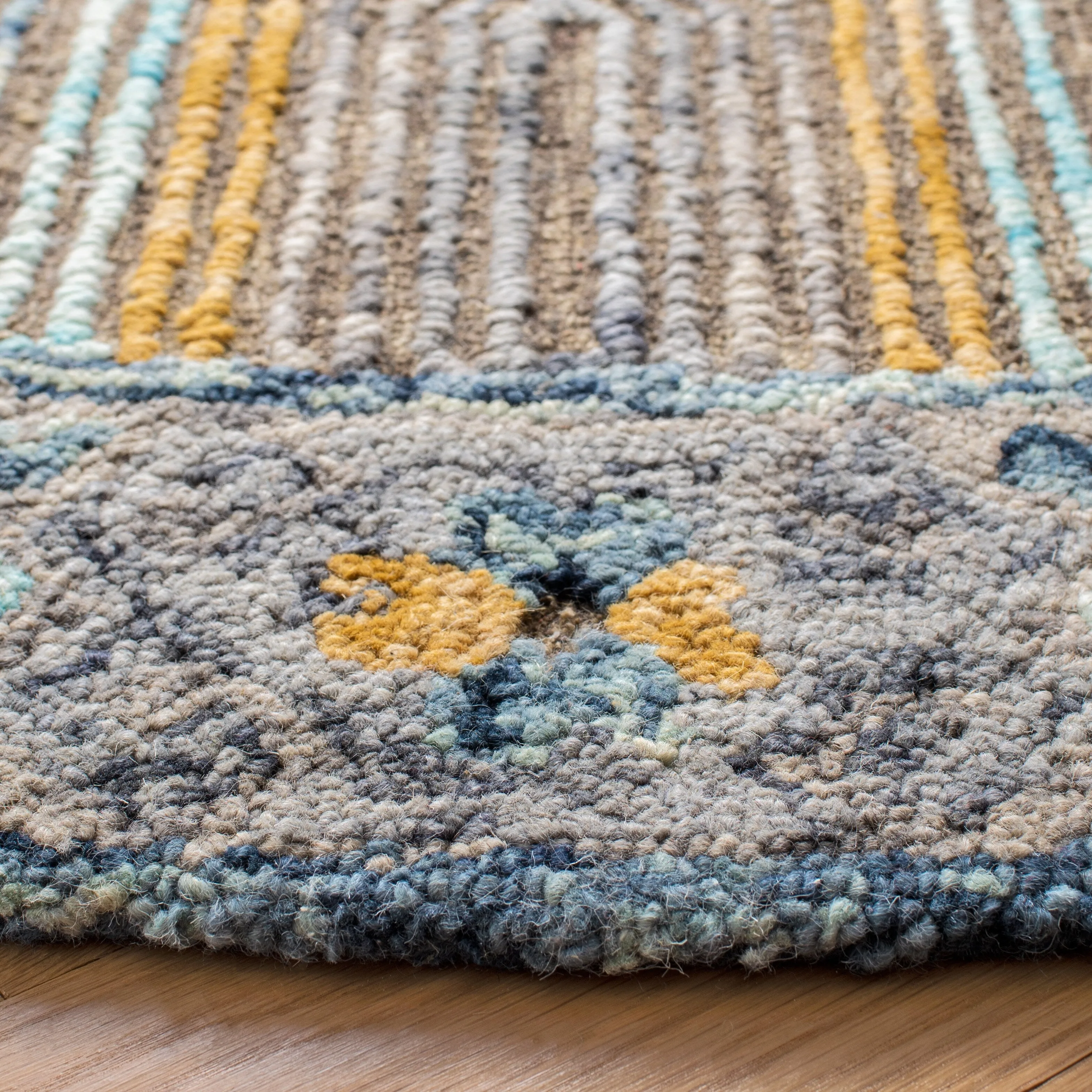 SAFAVIEH Handmade Trace Cristal Geometric Wool Rug