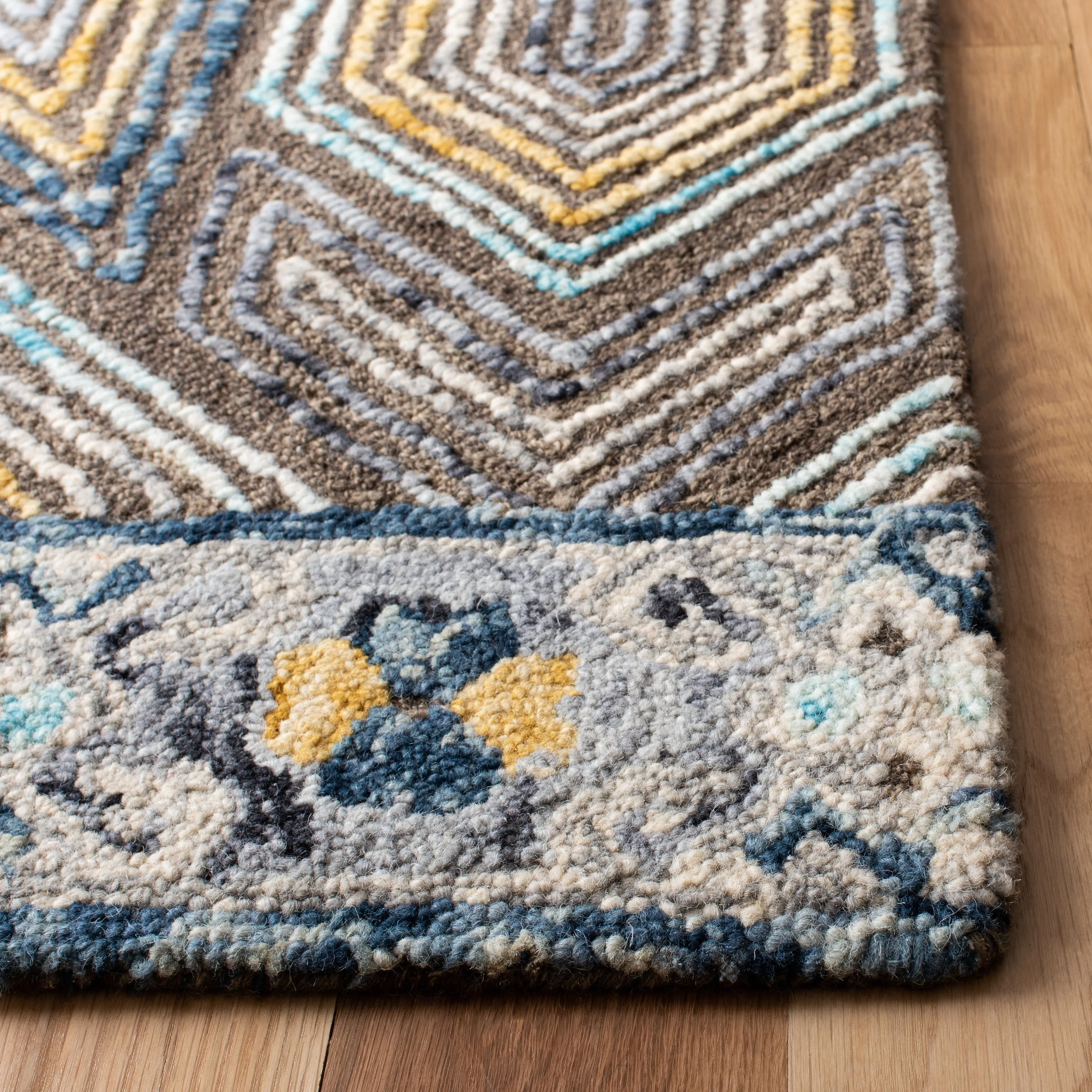SAFAVIEH Handmade Trace Cristal Geometric Wool Rug
