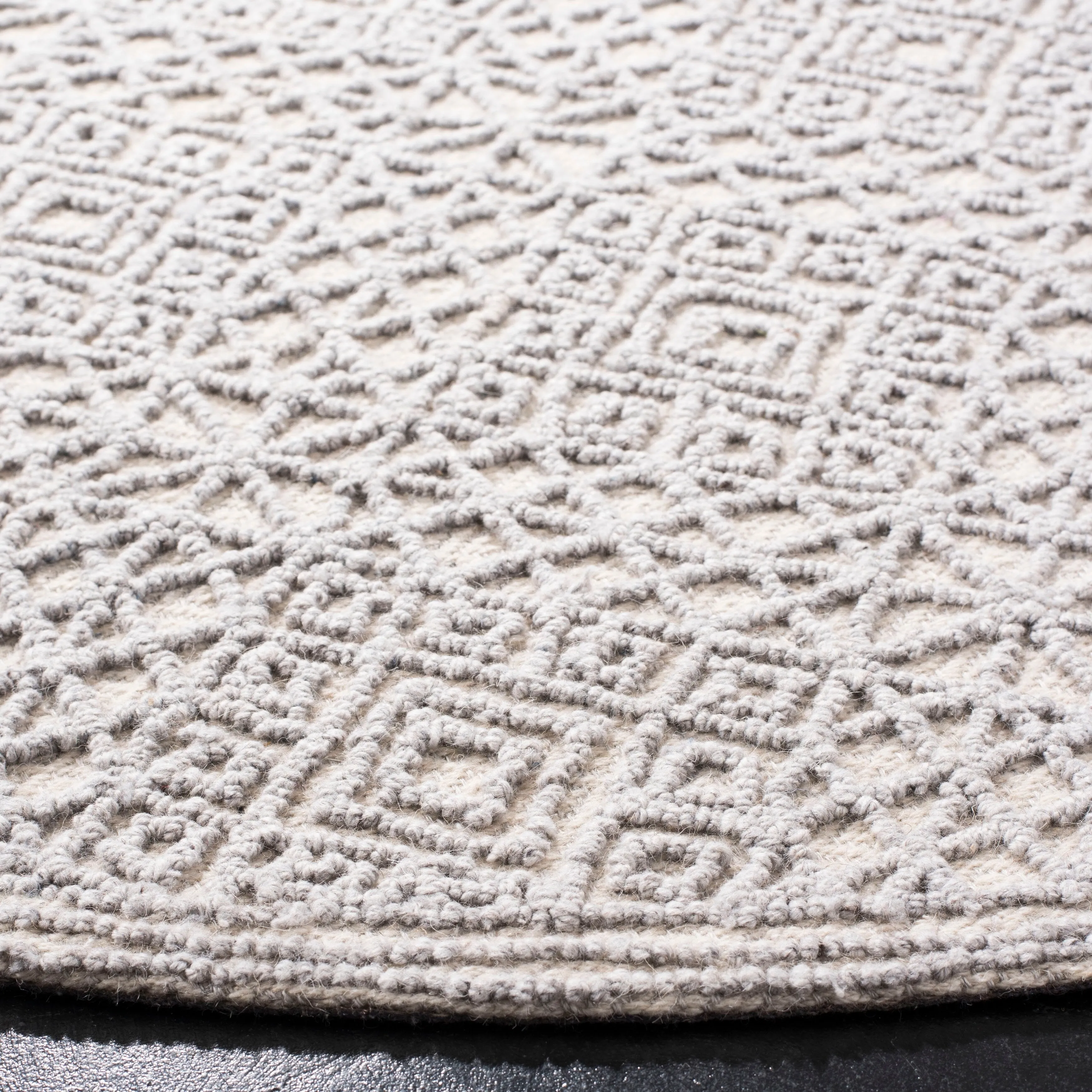 SAFAVIEH Handmade Trace Lakisha Wool Rug