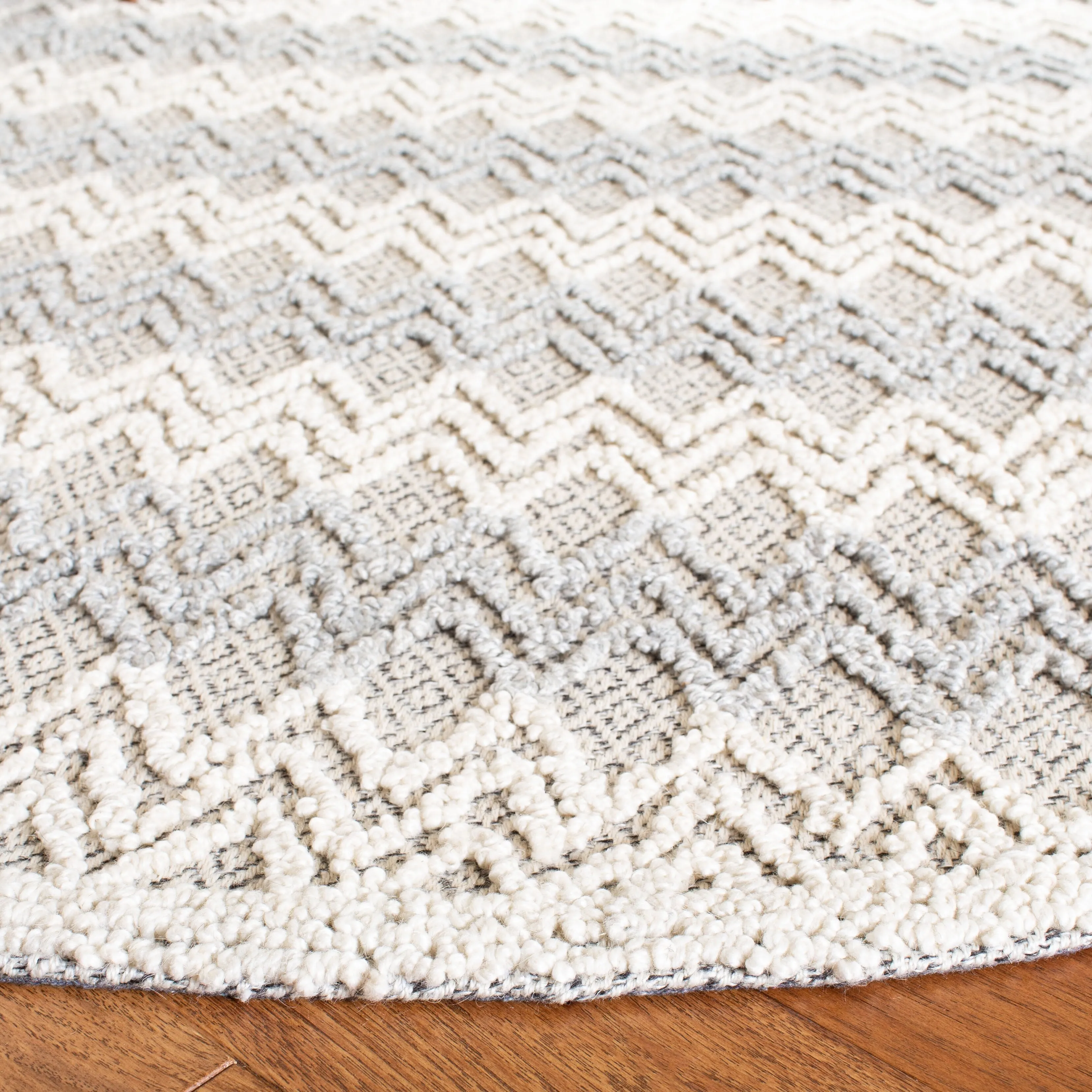 SAFAVIEH Handmade Trace Latosha Modern Wool Rug