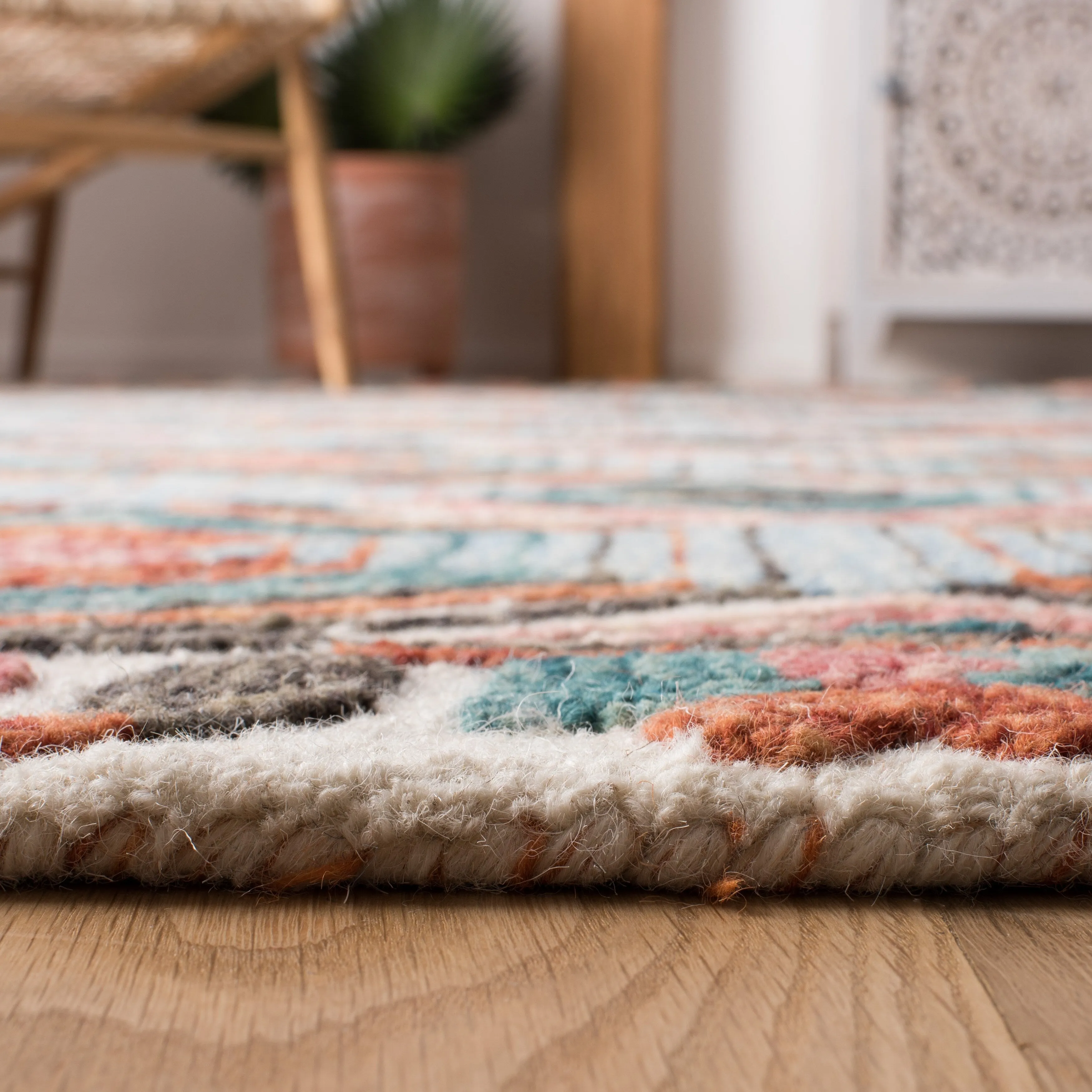 SAFAVIEH Handmade Trace Latoya Geometric Wool Rug