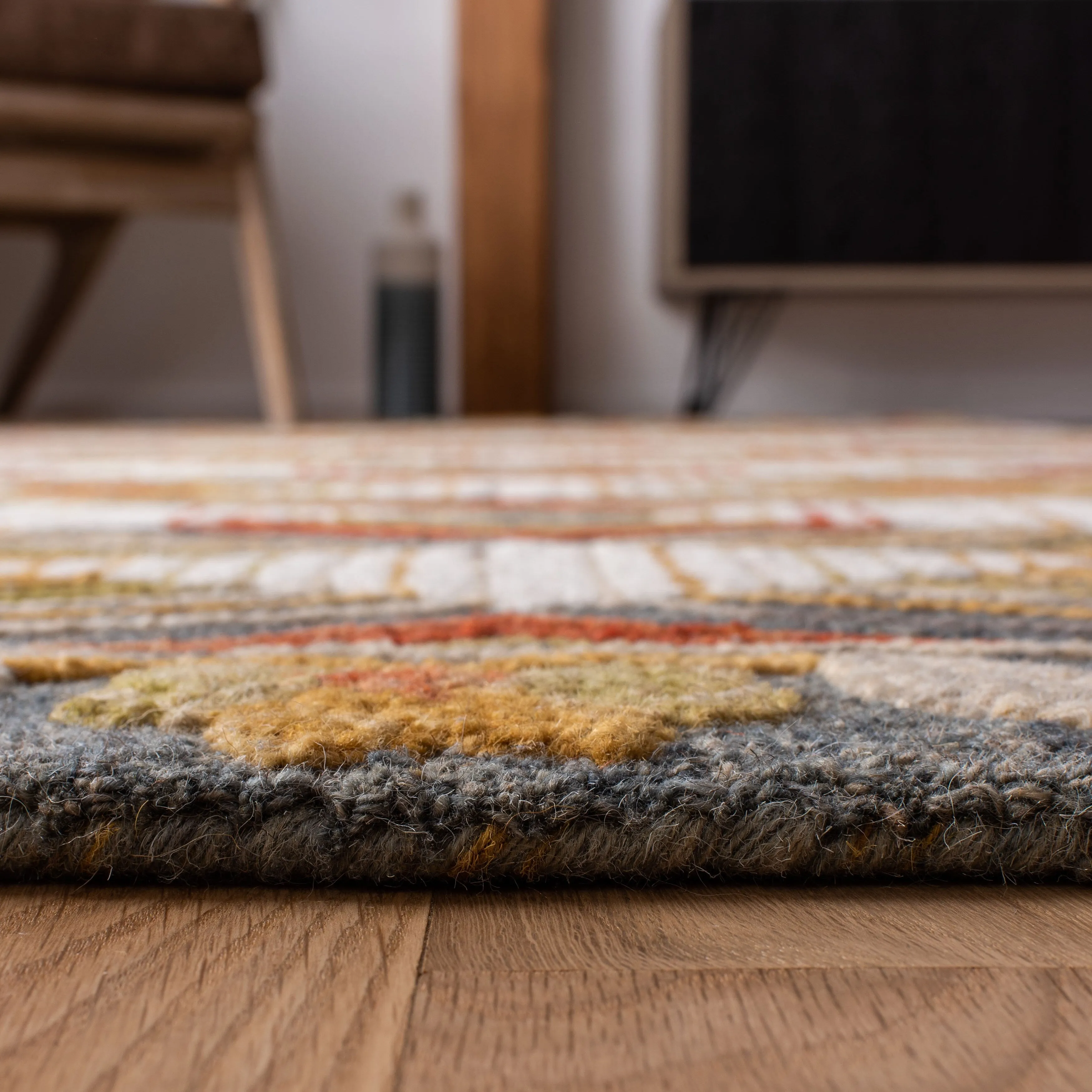 SAFAVIEH Handmade Trace Latoya Geometric Wool Rug