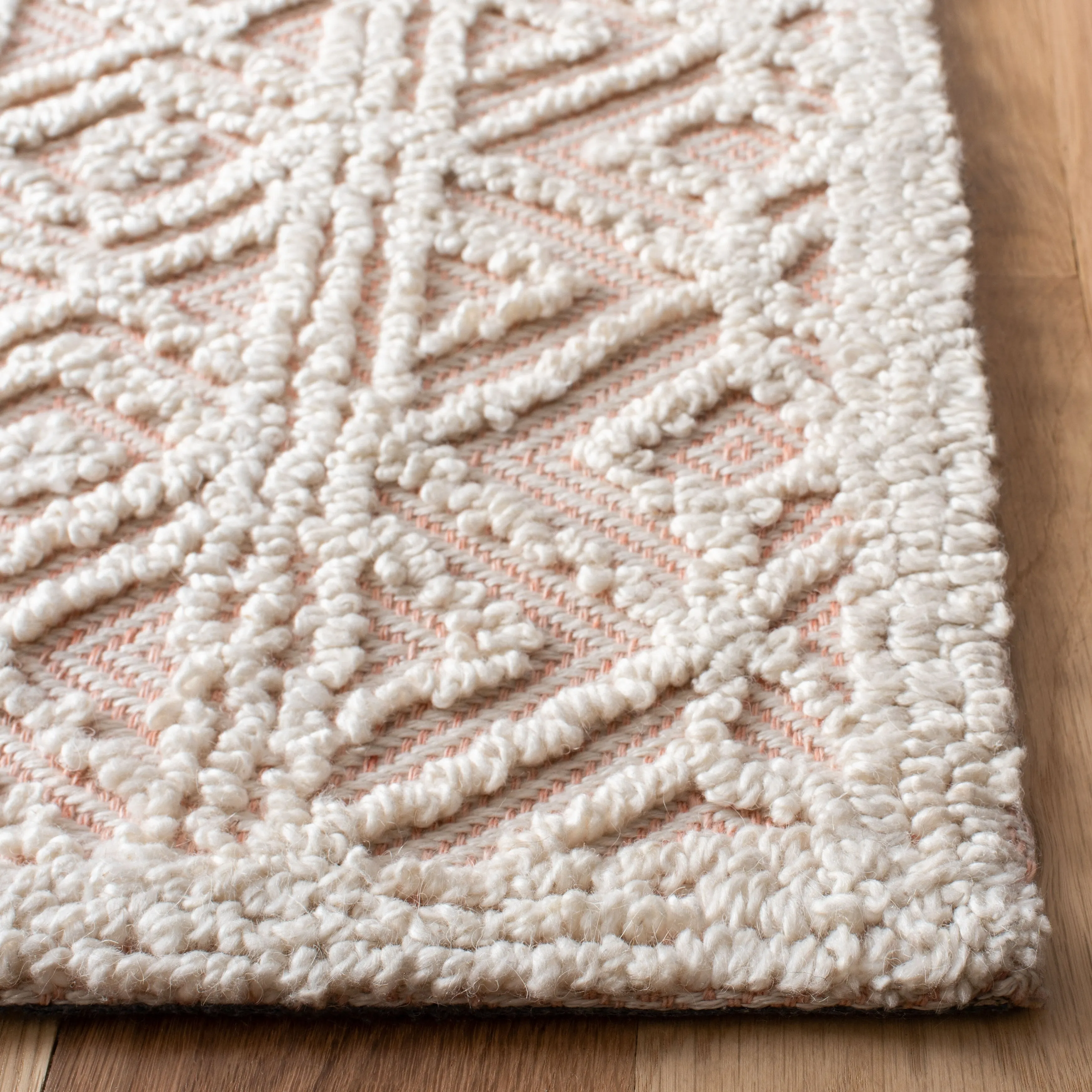 SAFAVIEH Handmade Trace Nobuyo Wool/ Viscose Rug - Beige/Pink - 8' x 10'