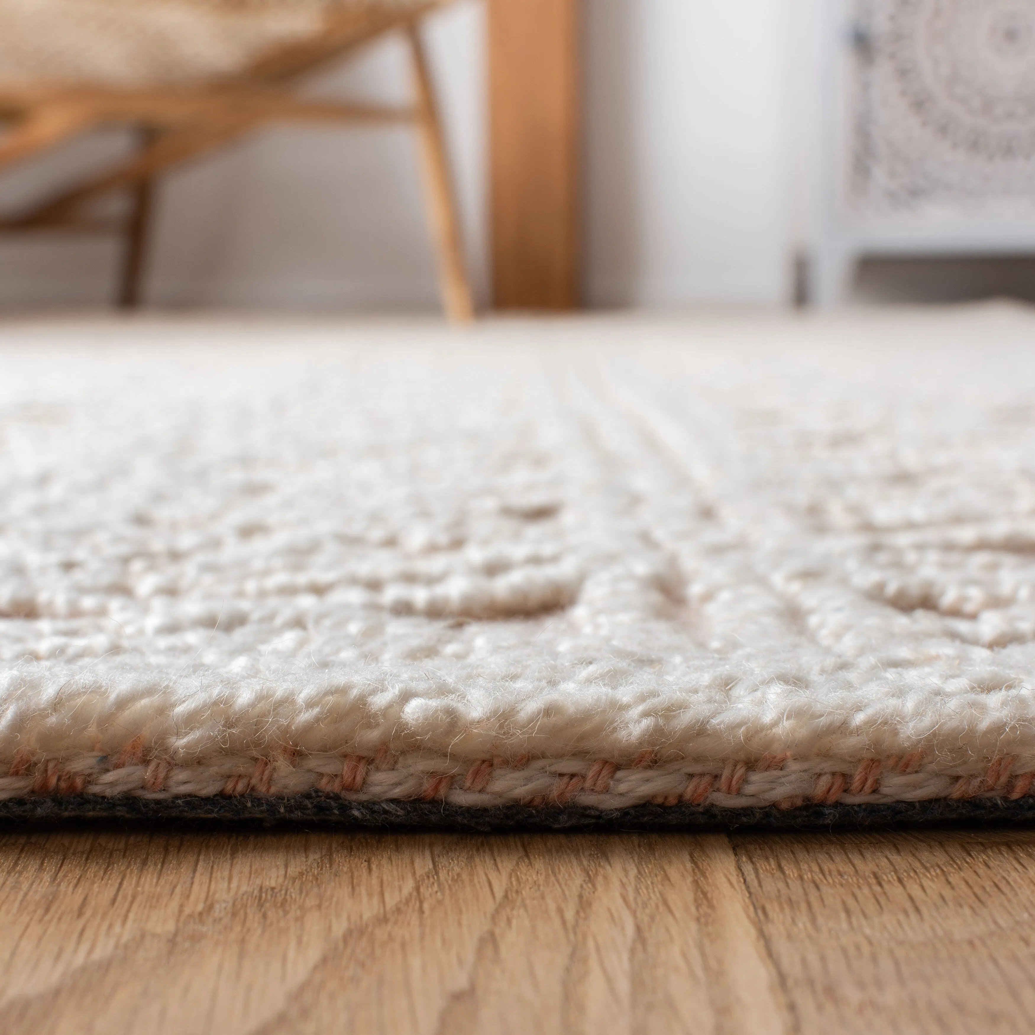 SAFAVIEH Handmade Trace Nobuyo Wool/ Viscose Rug - Beige/Pink - 8' x 10'