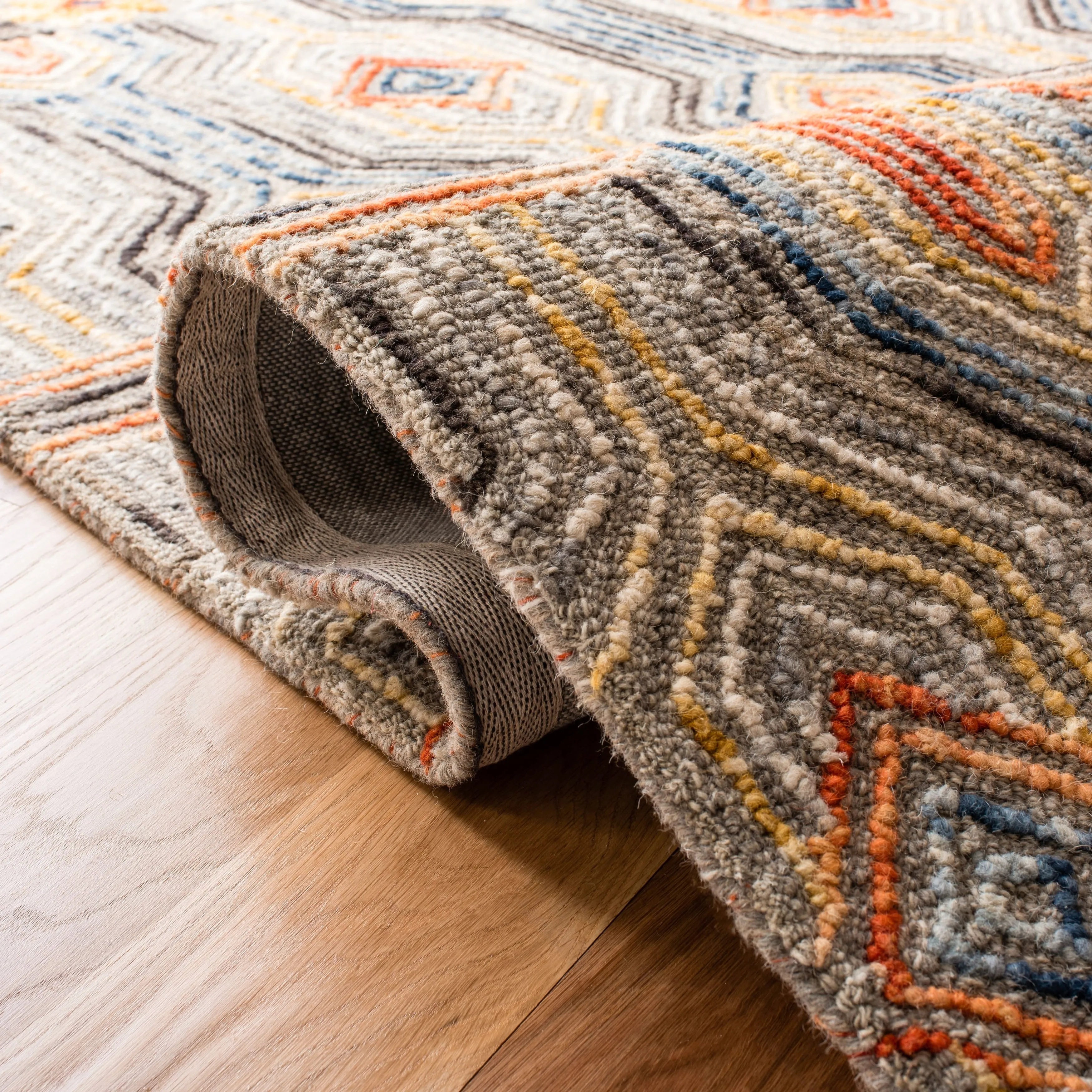 SAFAVIEH Handmade Trace Shalonda Geometric Wool Rug