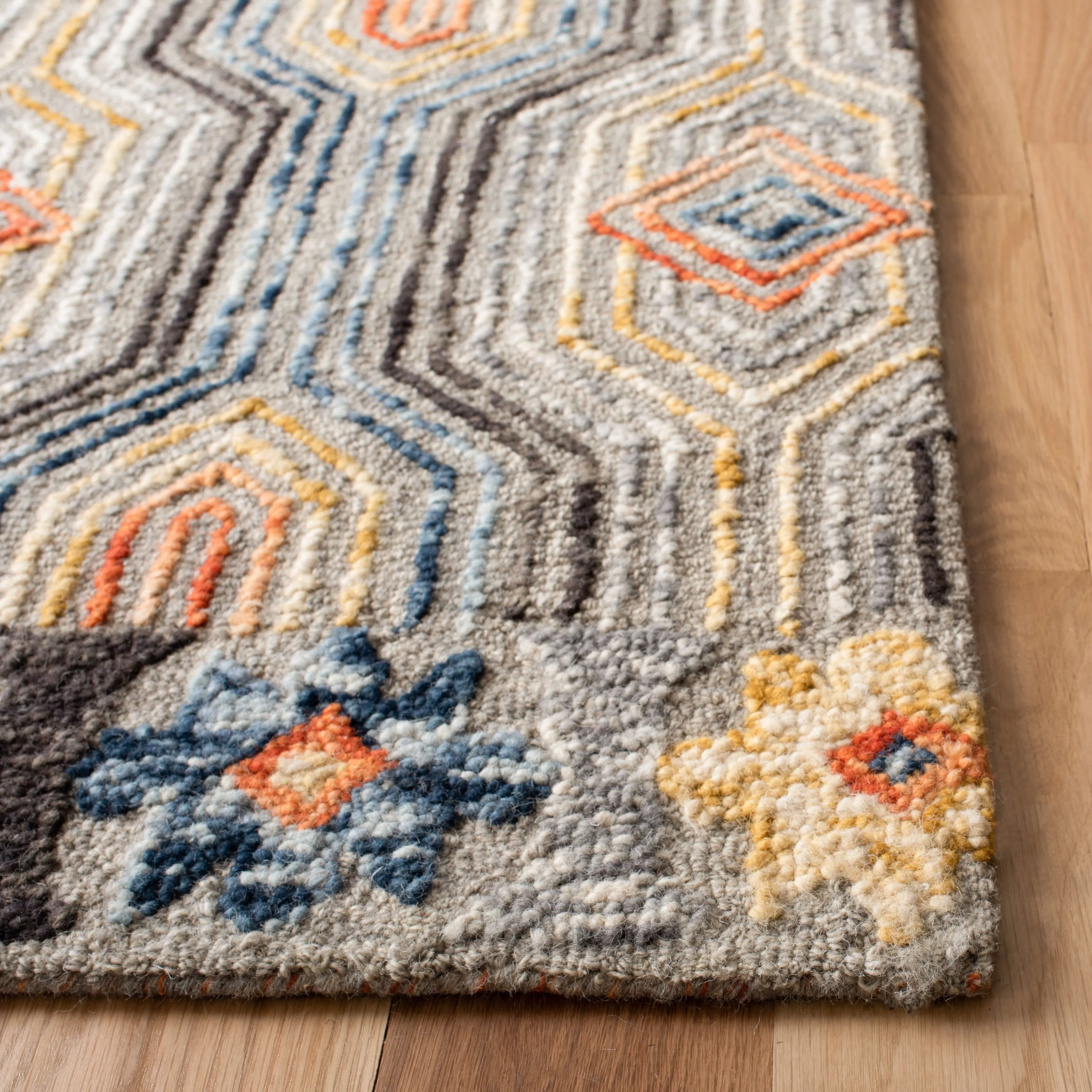 SAFAVIEH Handmade Trace Shalonda Geometric Wool Rug