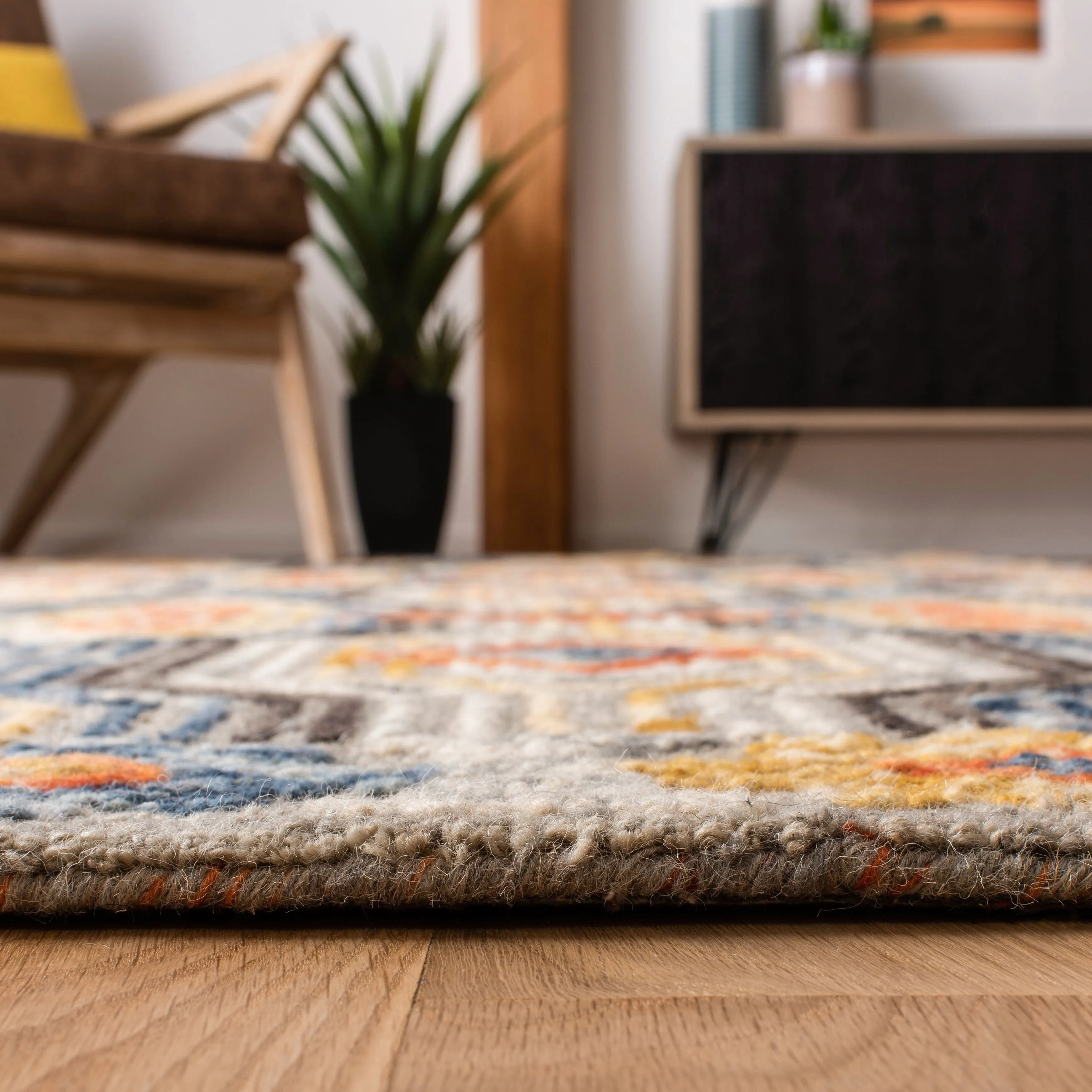 SAFAVIEH Handmade Trace Shalonda Geometric Wool Rug