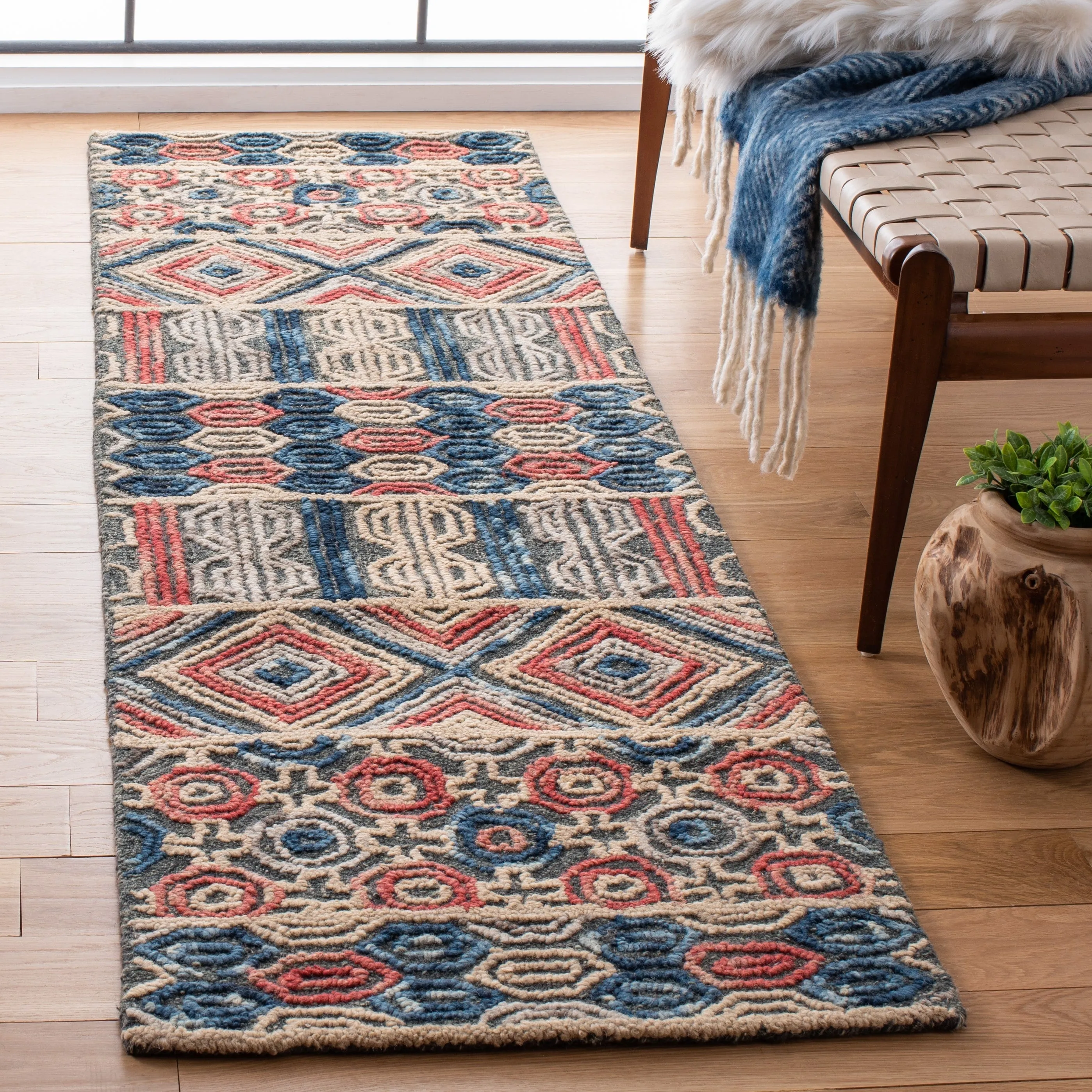 SAFAVIEH Handmade Trace Shanta Moroccan Wool Rug