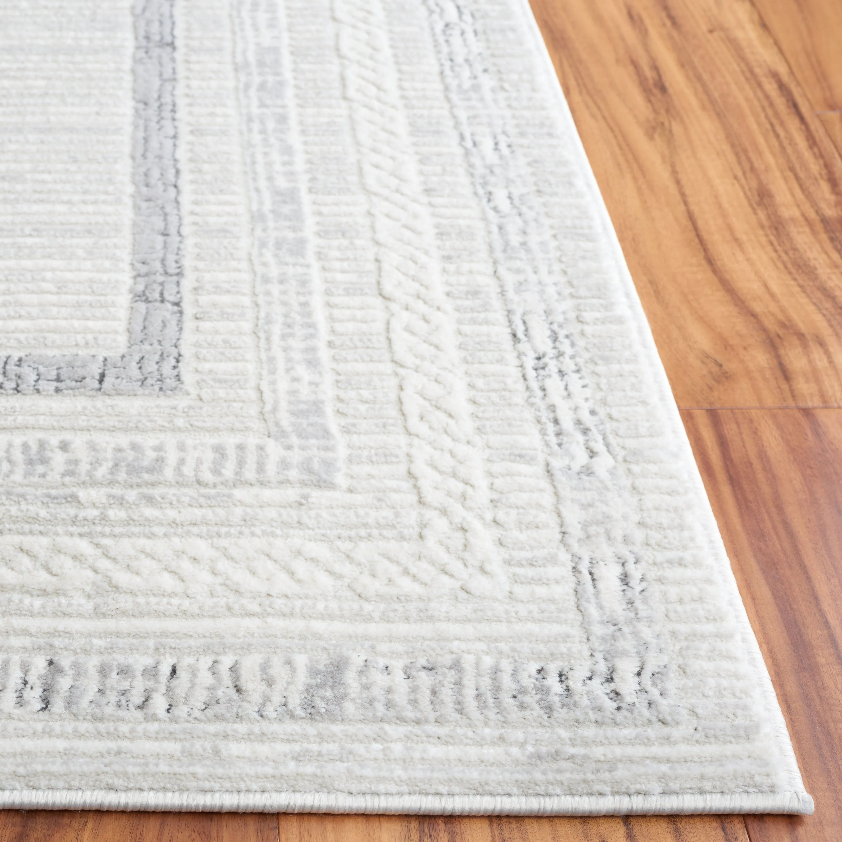 SAFAVIEH Hanna Keely Contemporary Rug