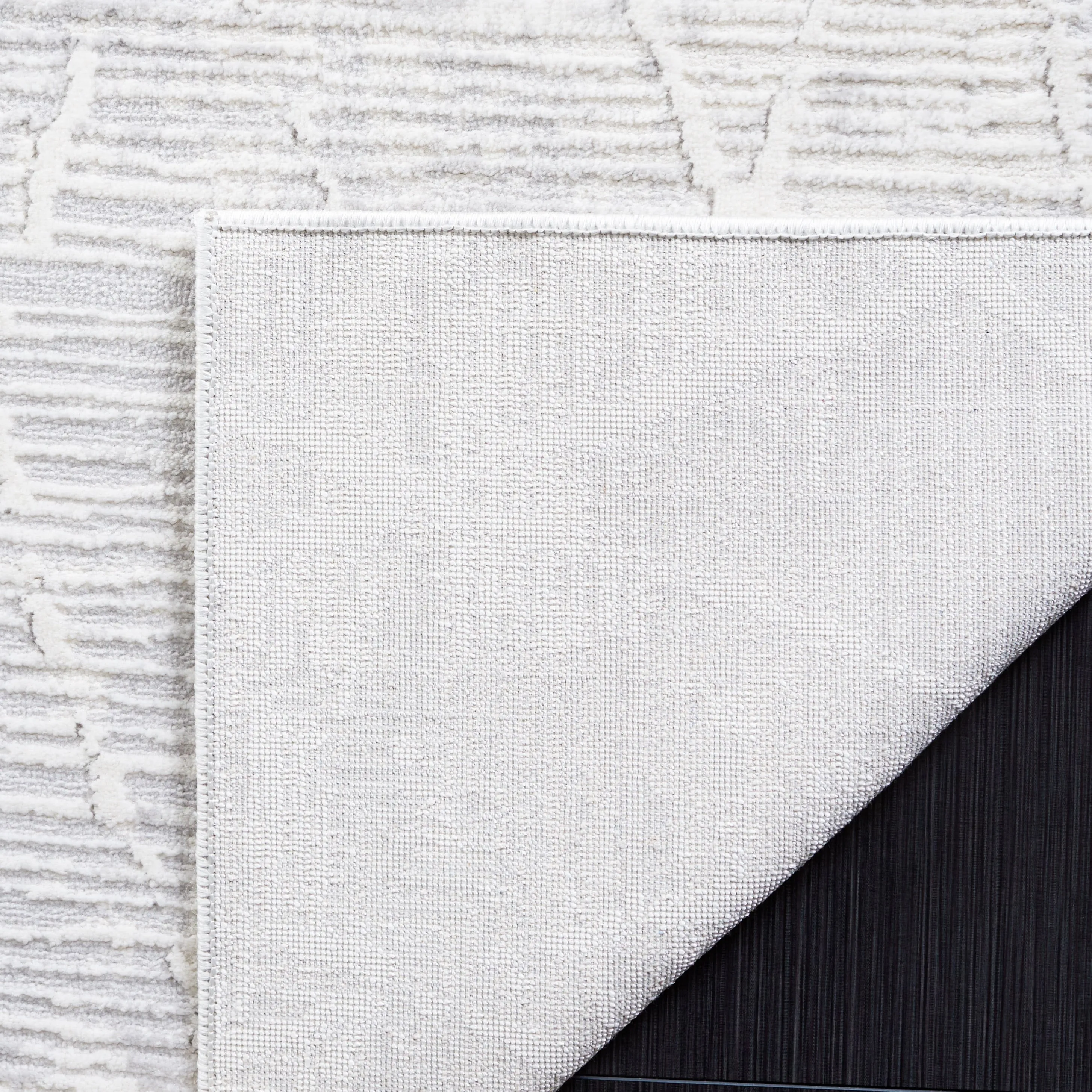 SAFAVIEH Hanna Misty Contemporary Rug