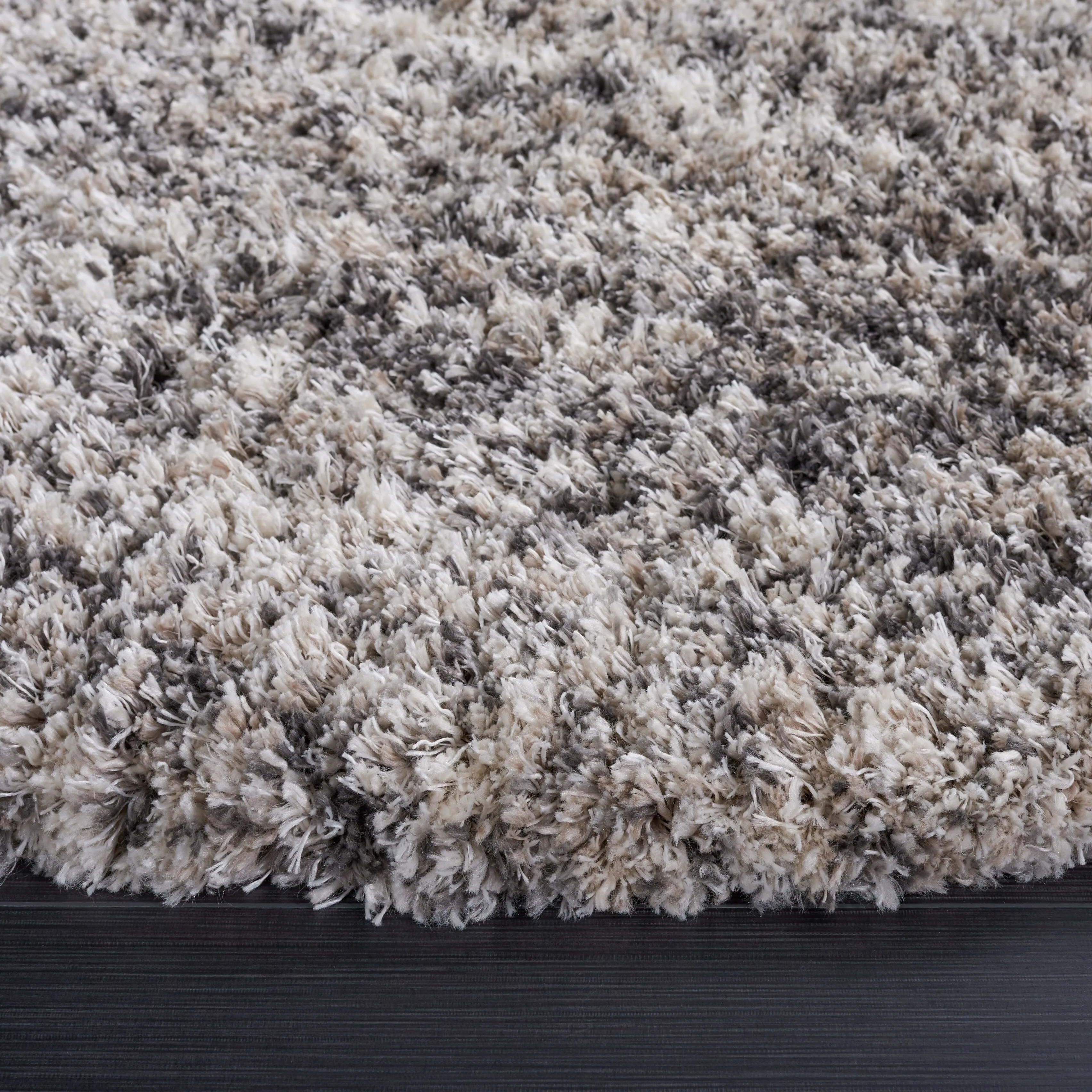 SAFAVIEH Iceland Shag Sharla Flokati 2.6-inch Thick Rug