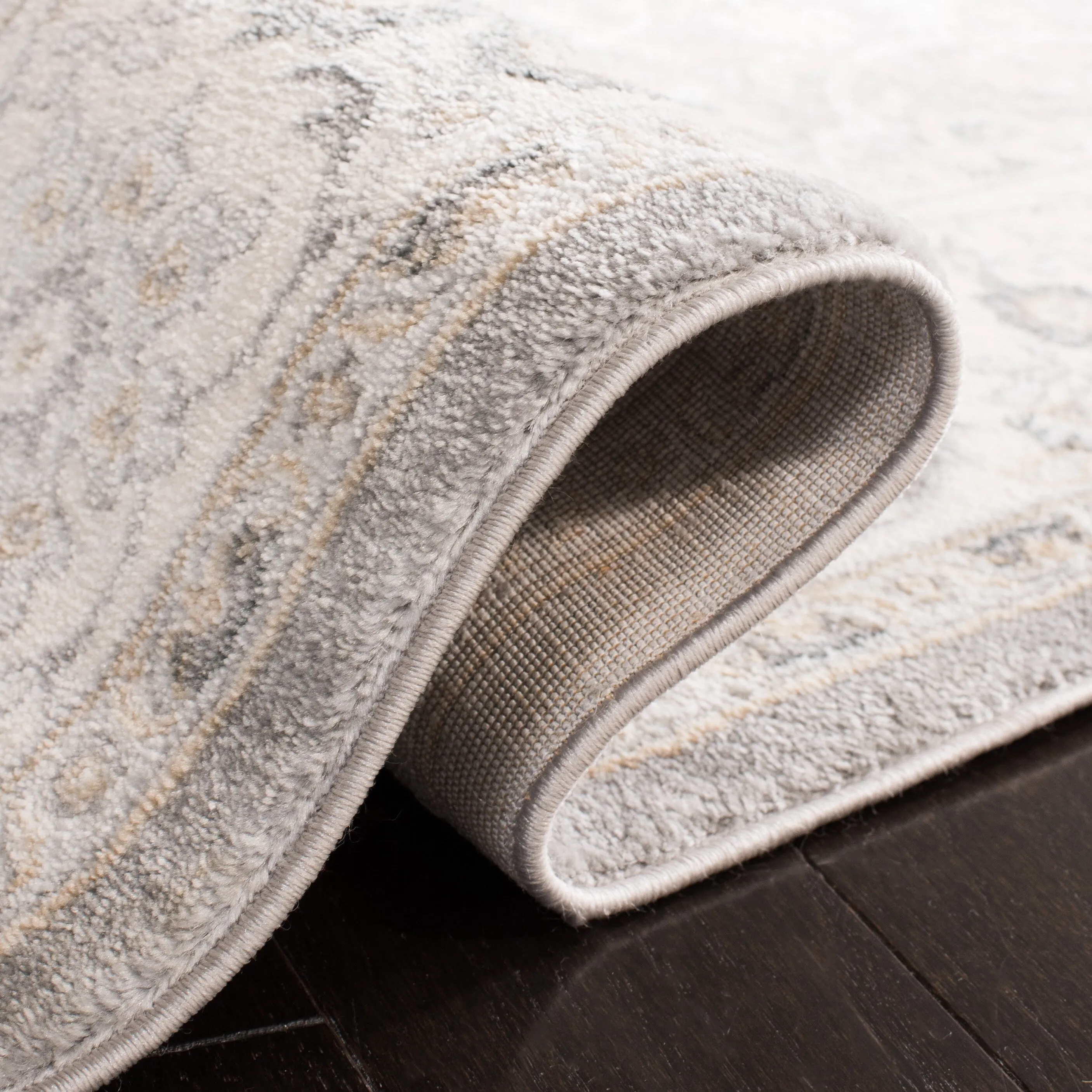 SAFAVIEH Isabella Pietra Traditional Oriental Rug - Grey/Dark Grey - 5' 3 x 7' 6