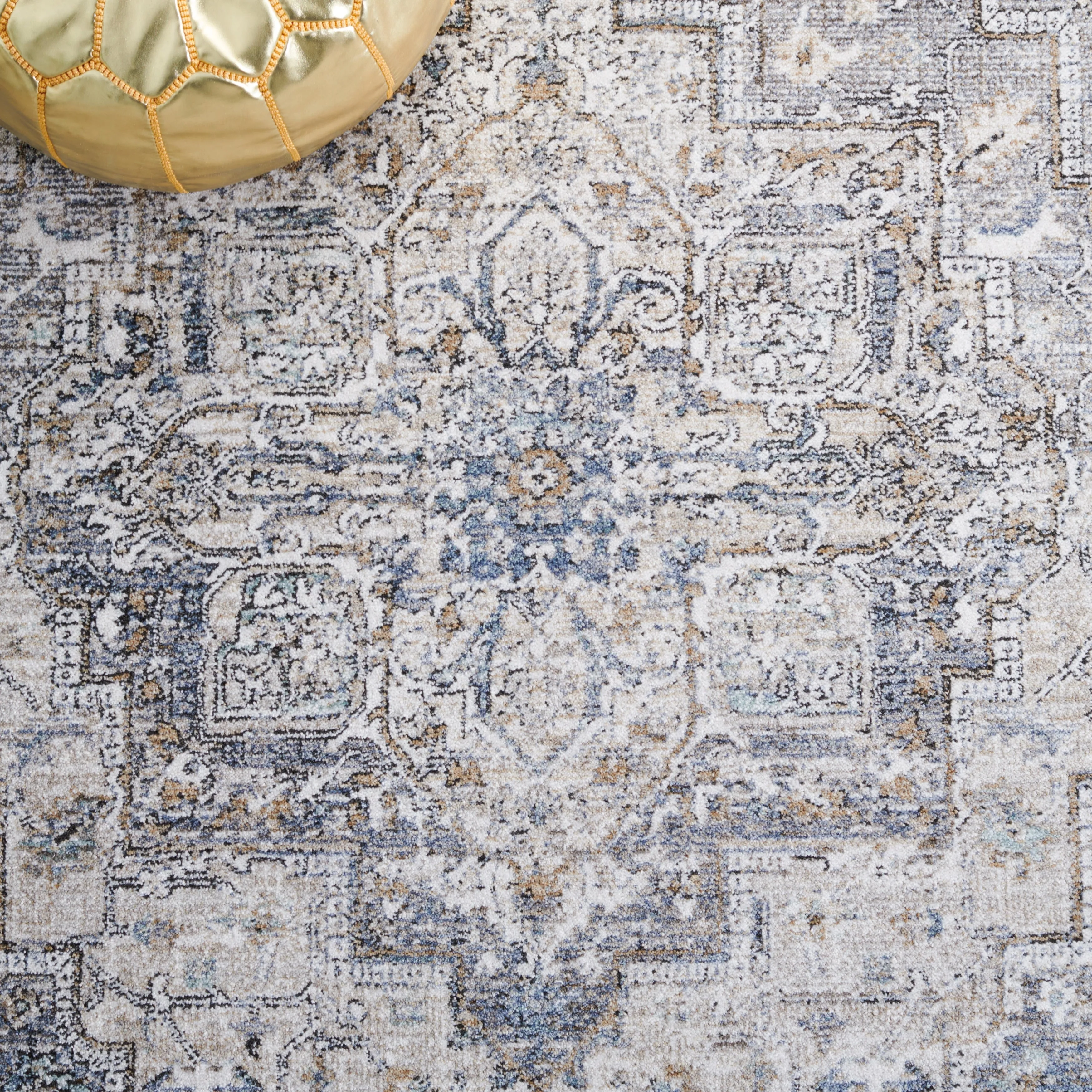 SAFAVIEH Jasmine Blanca Vintage Rug