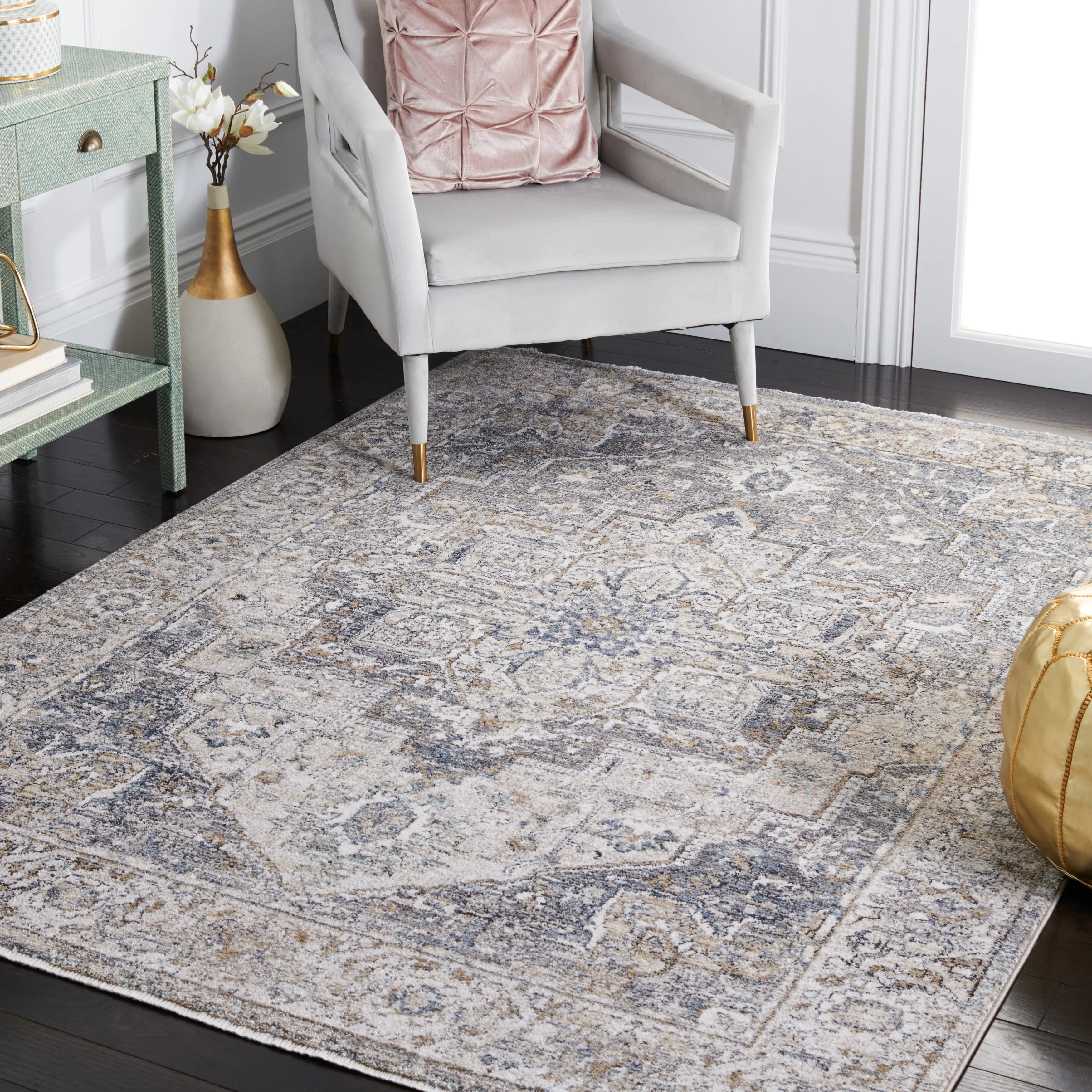 SAFAVIEH Jasmine Blanca Vintage Rug