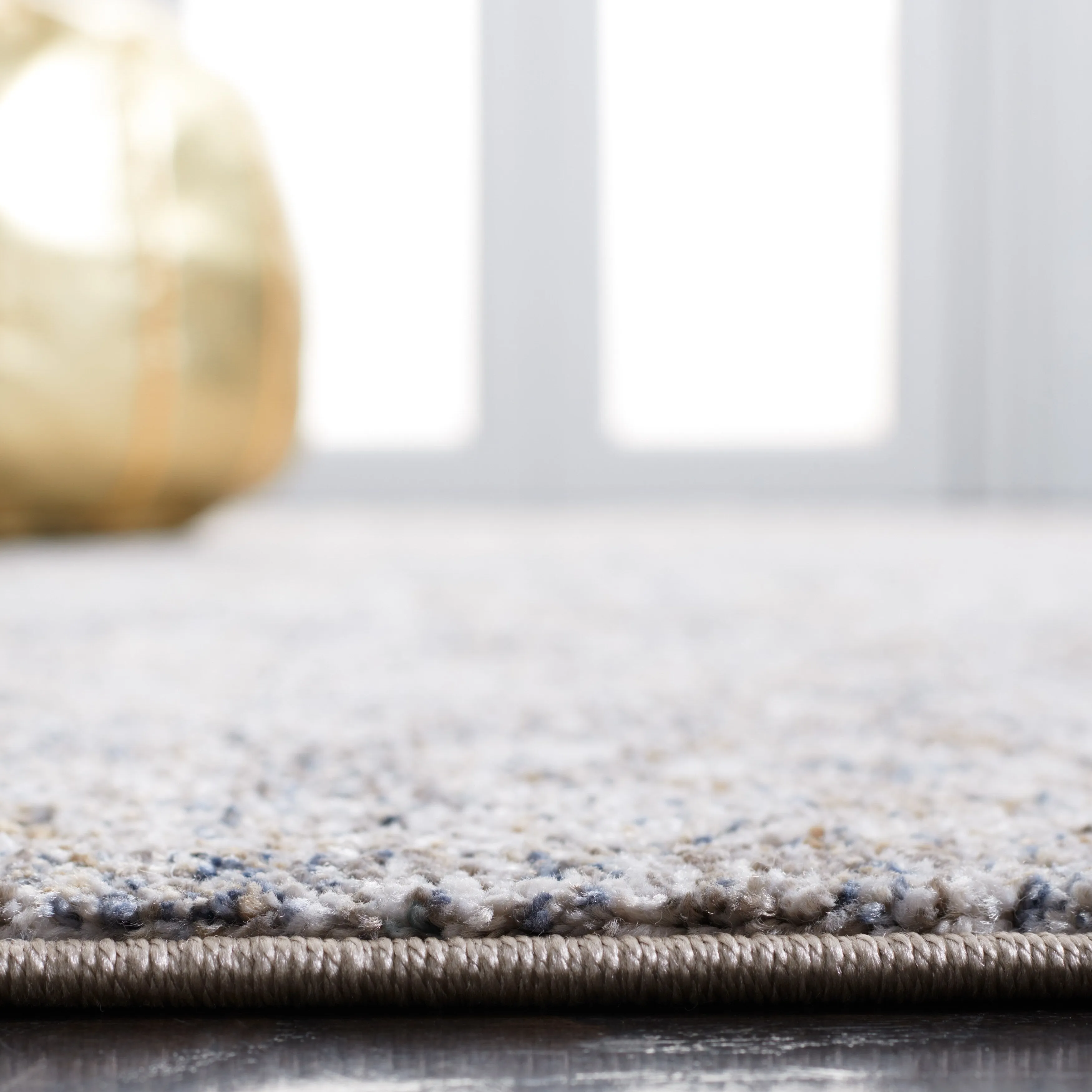 SAFAVIEH Jasmine Blanca Vintage Rug