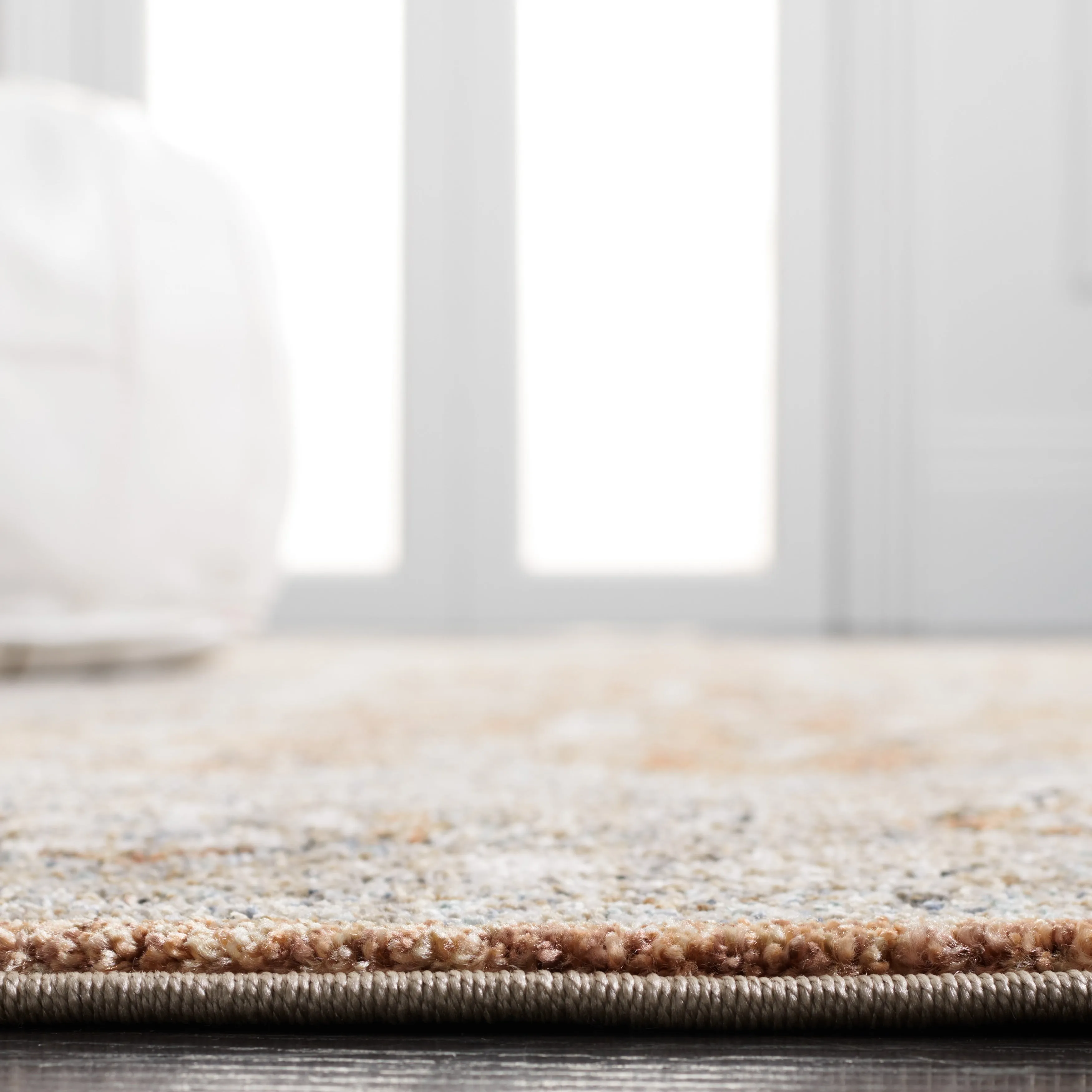 SAFAVIEH Jasmine Regenia Vintage Rug