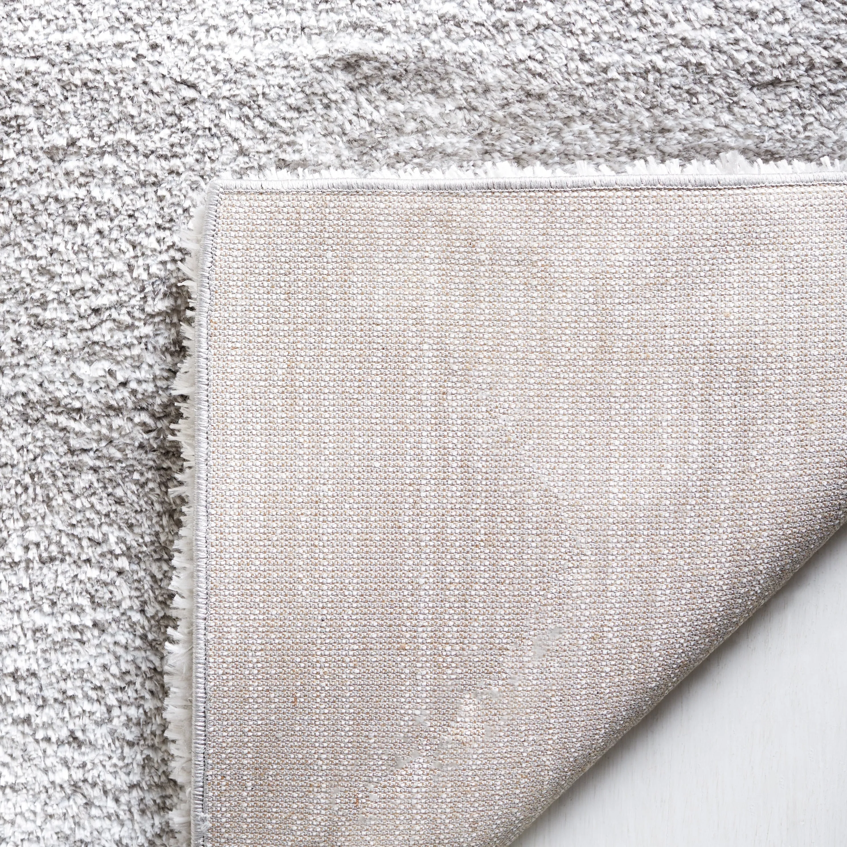 SAFAVIEH Jasmine Renae Glam 1.6-inch Shag Rug