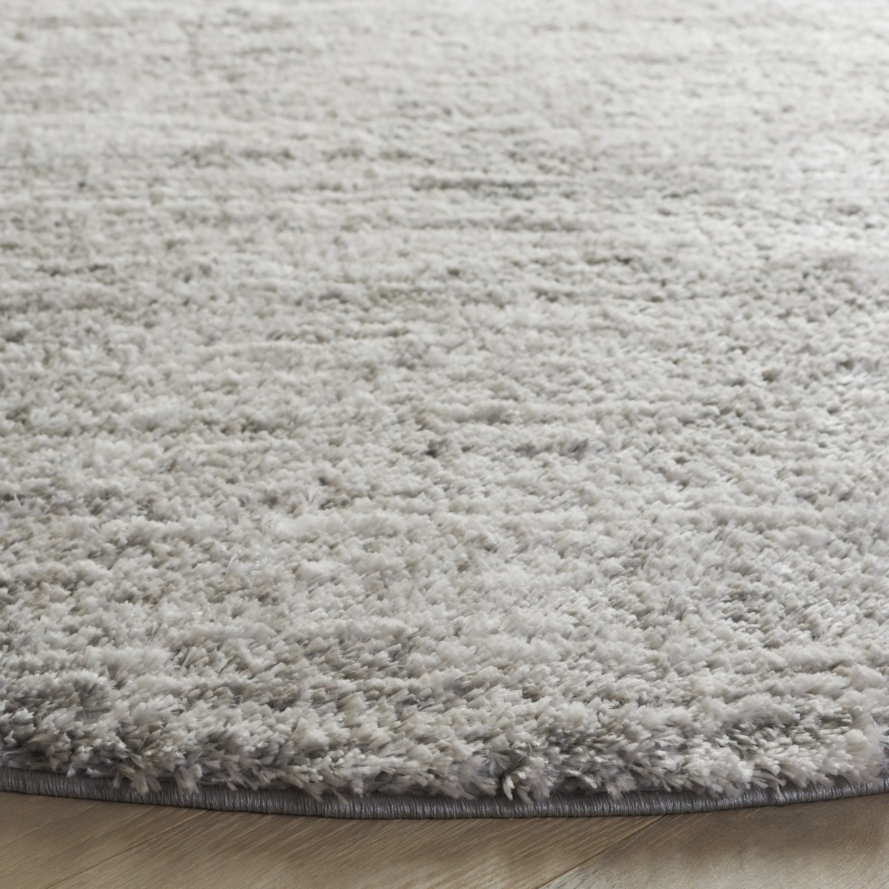 SAFAVIEH Jasmine Renae Glam 1.6-inch Shag Rug