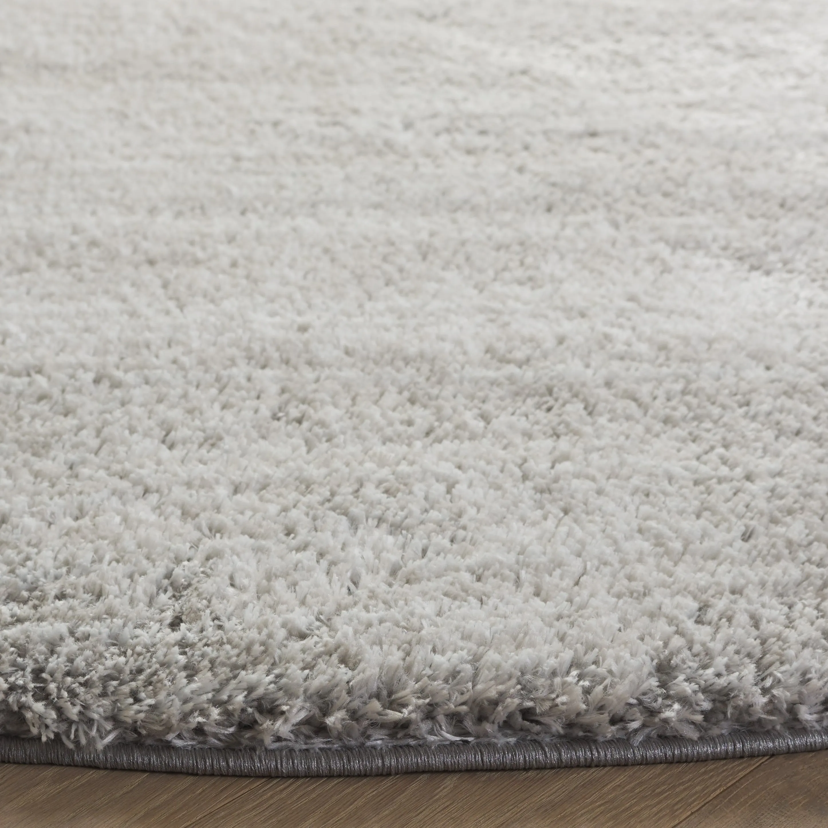 SAFAVIEH Jasmine Renae Glam 1.6-inch Shag Rug