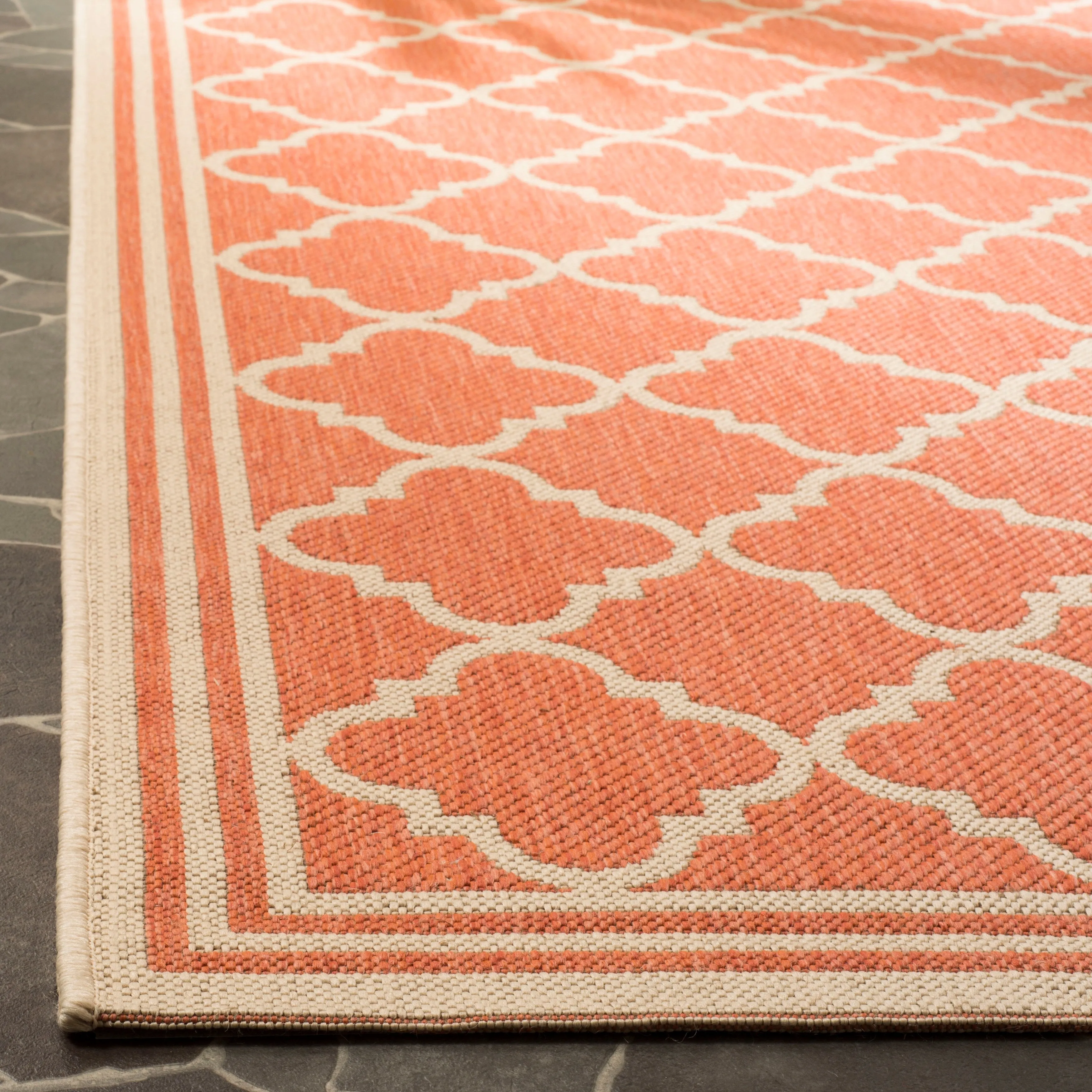 SAFAVIEH Linden Carolynn Indoor/ Outdoor Patio Backyard Rug