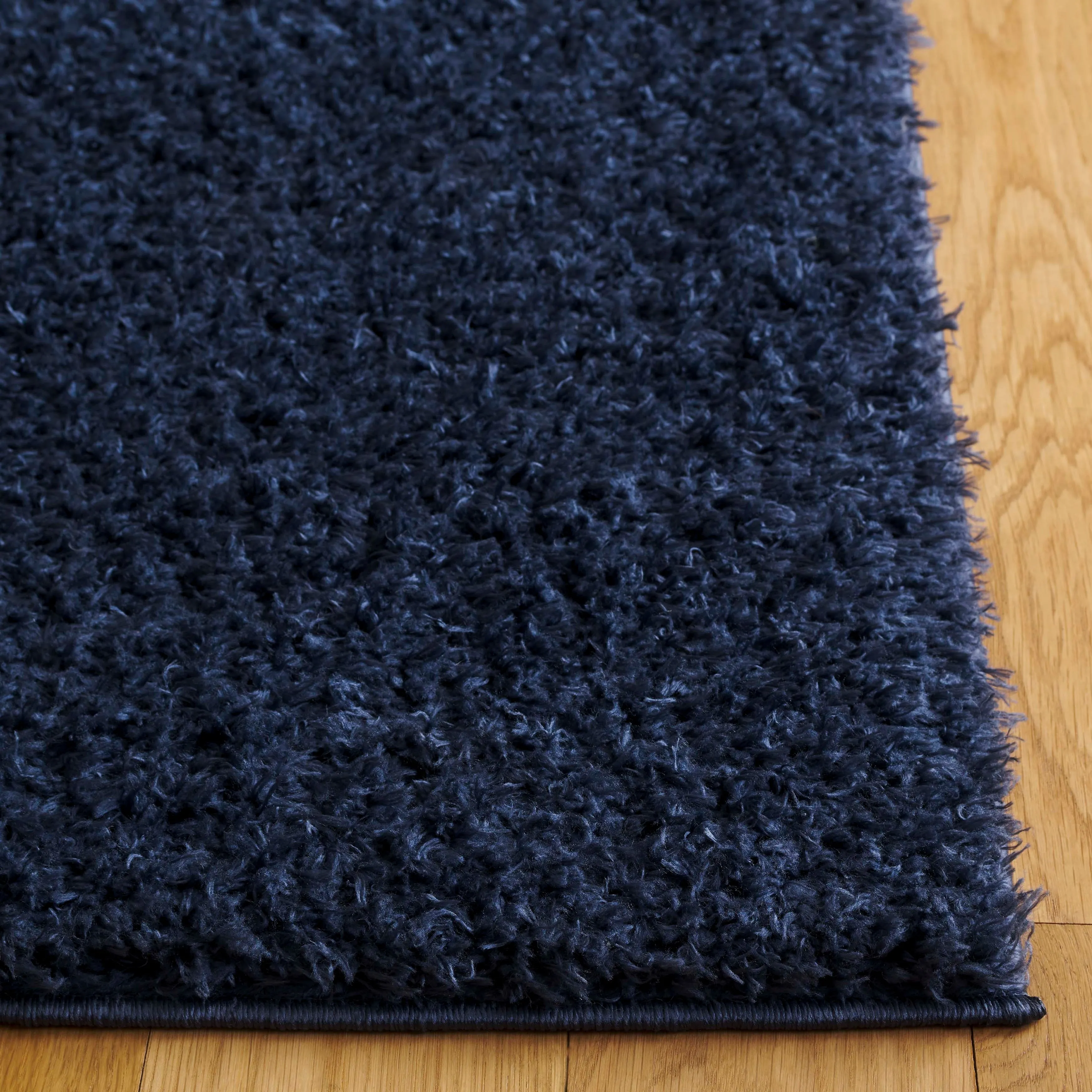 SAFAVIEH Lindsay Shag Luann Contemporary Rug