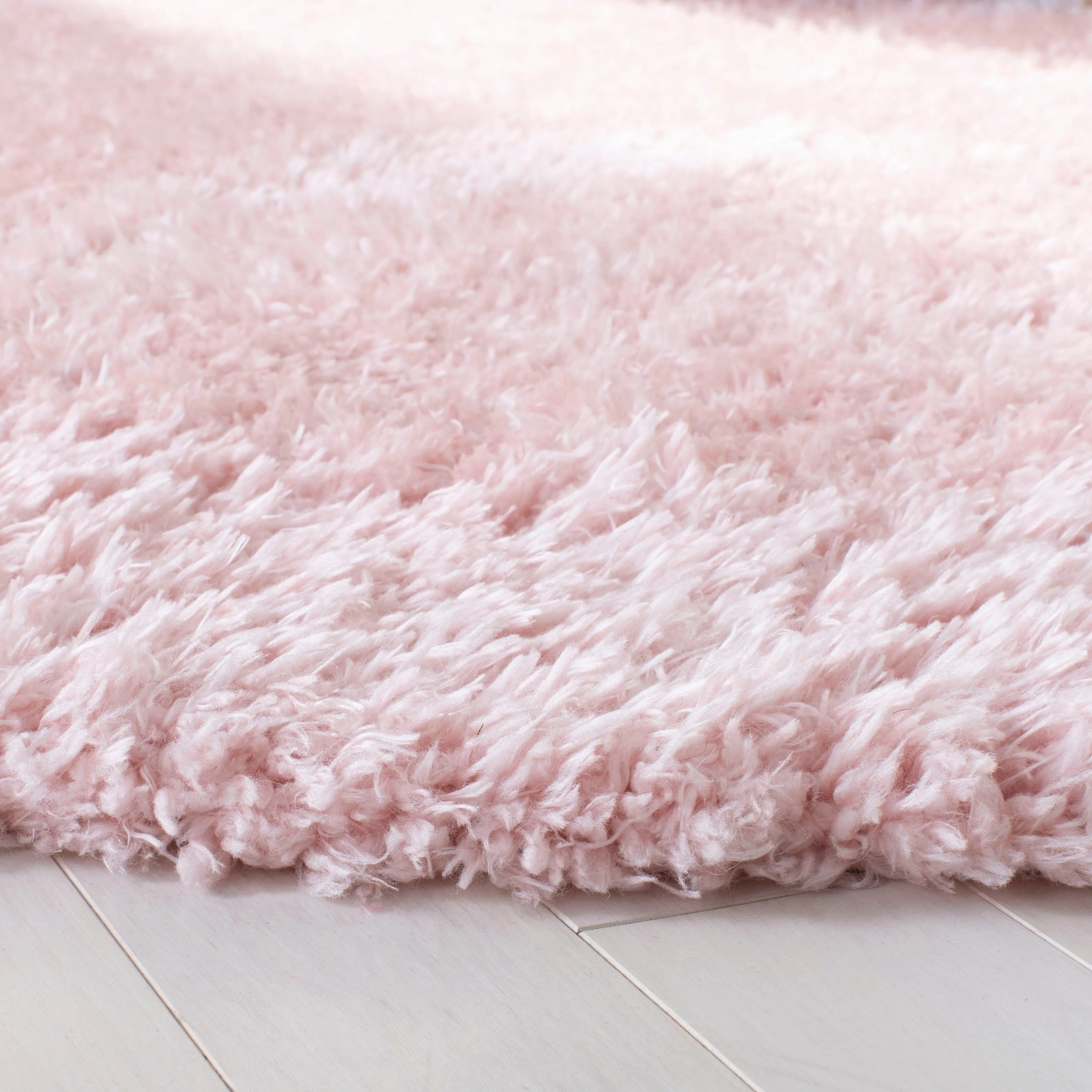 SAFAVIEH Madrid Shag Soledad Solid 2-inch Thick Rug