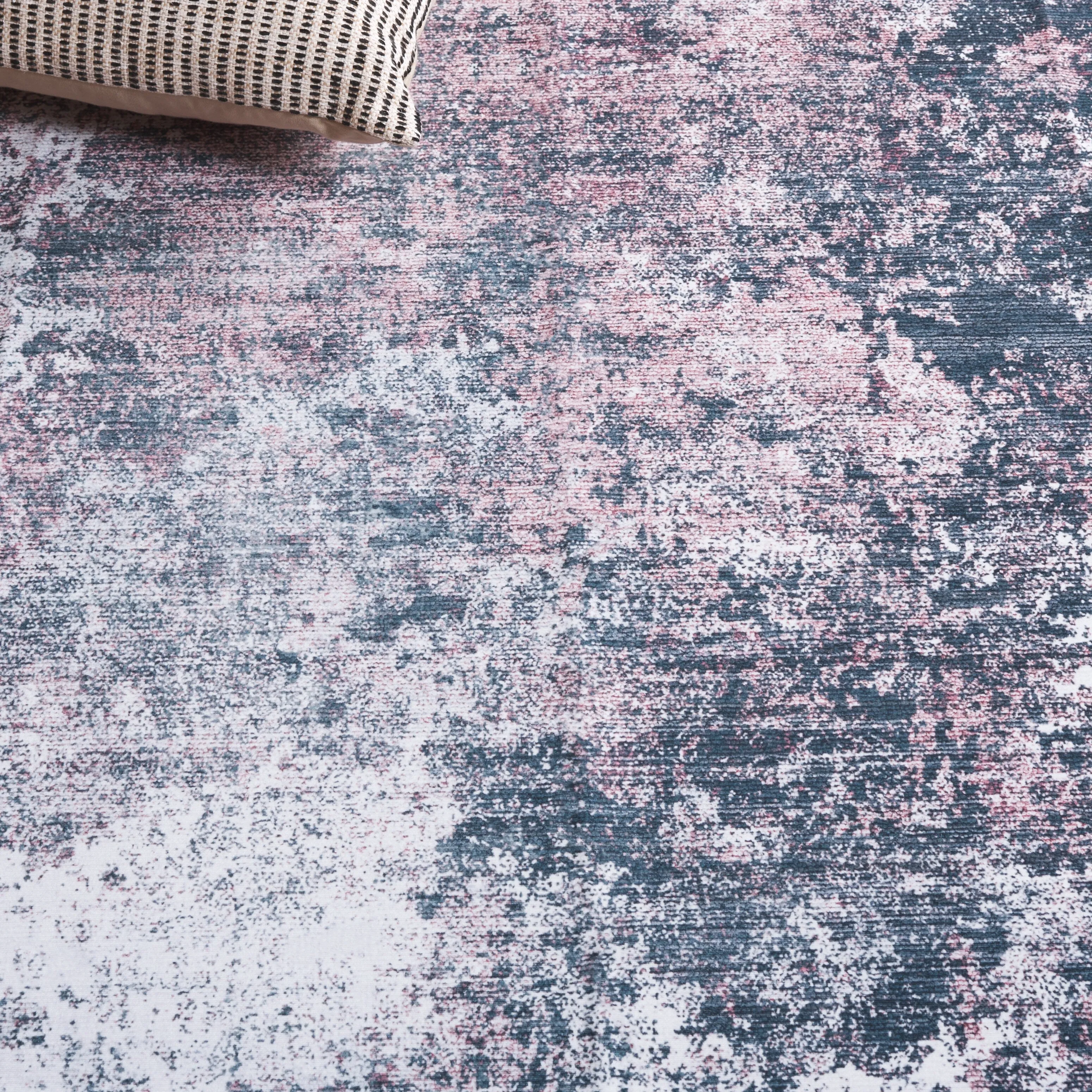 SAFAVIEH Malibu Aldona Modern & Contemporary Rug