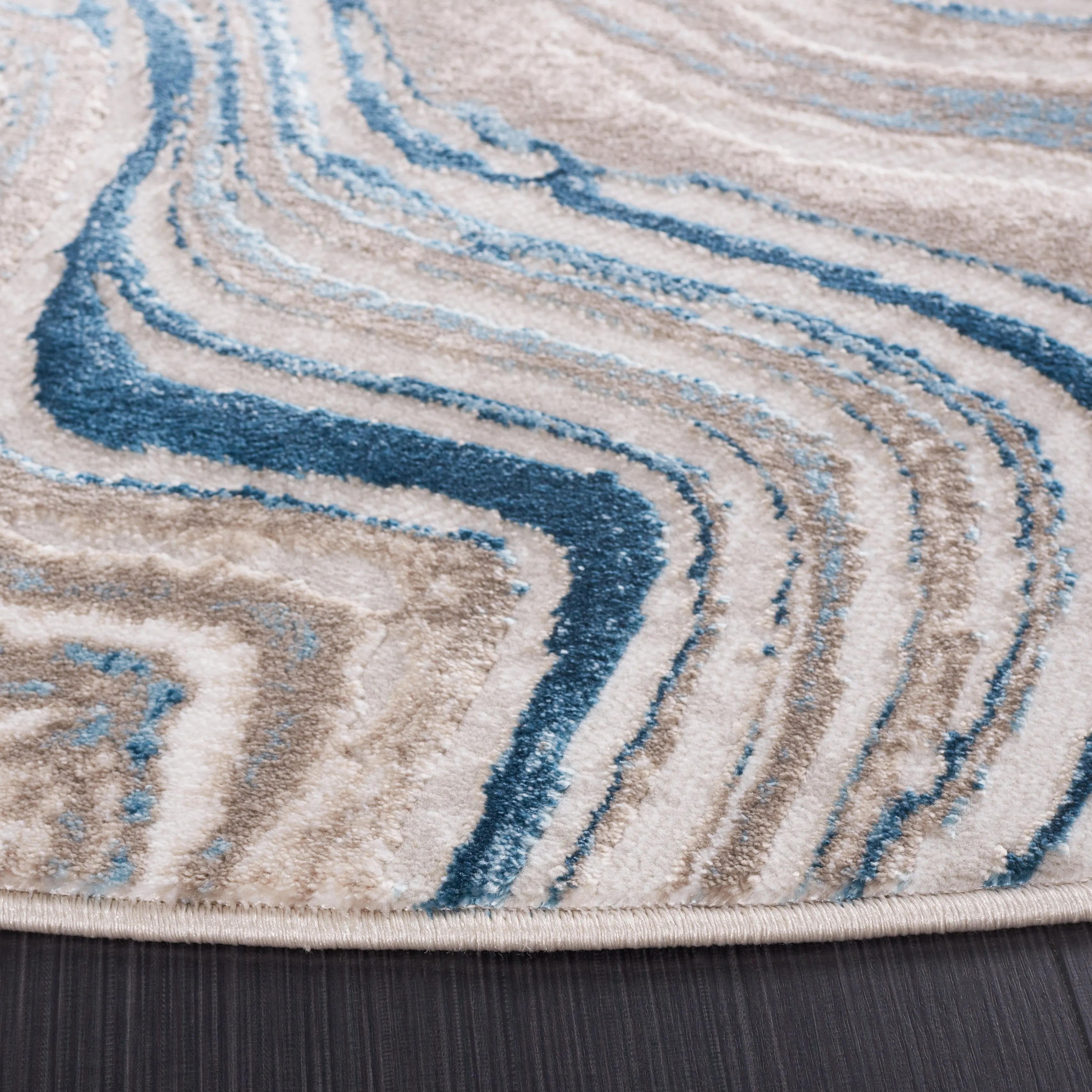 SAFAVIEH Meadow Marjolein Modern Abstract Rug
