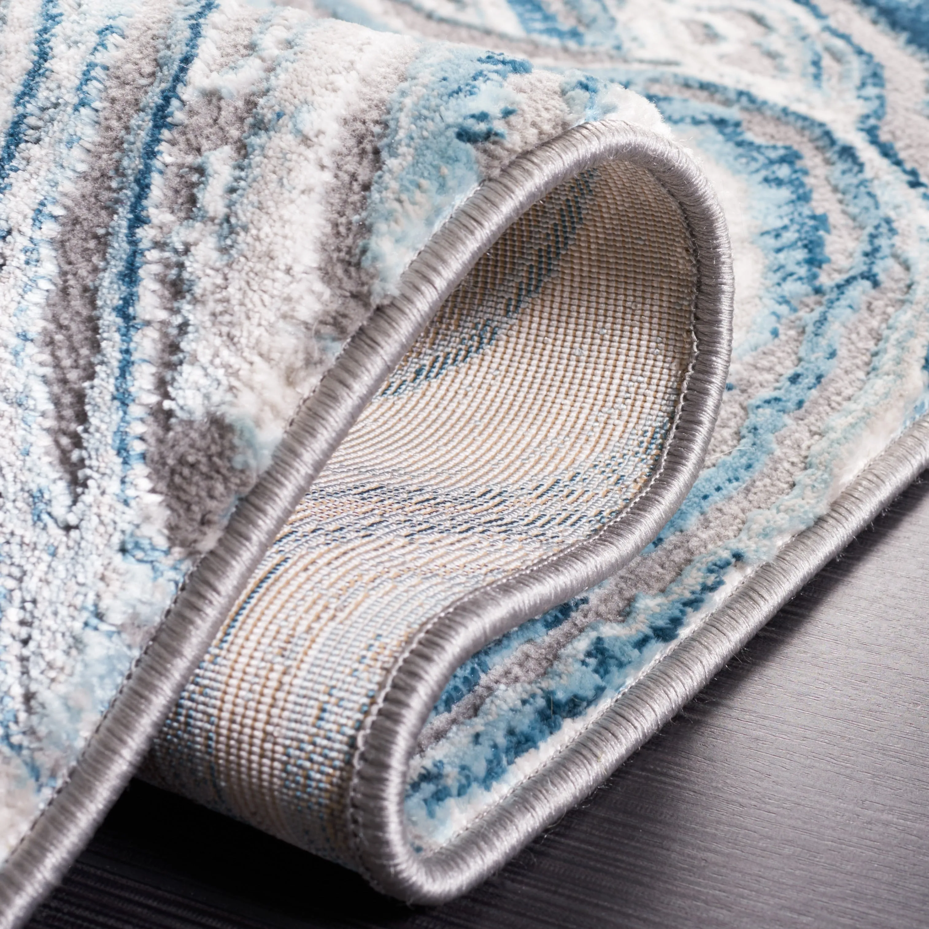 SAFAVIEH Meadow Marjolein Modern Abstract Rug