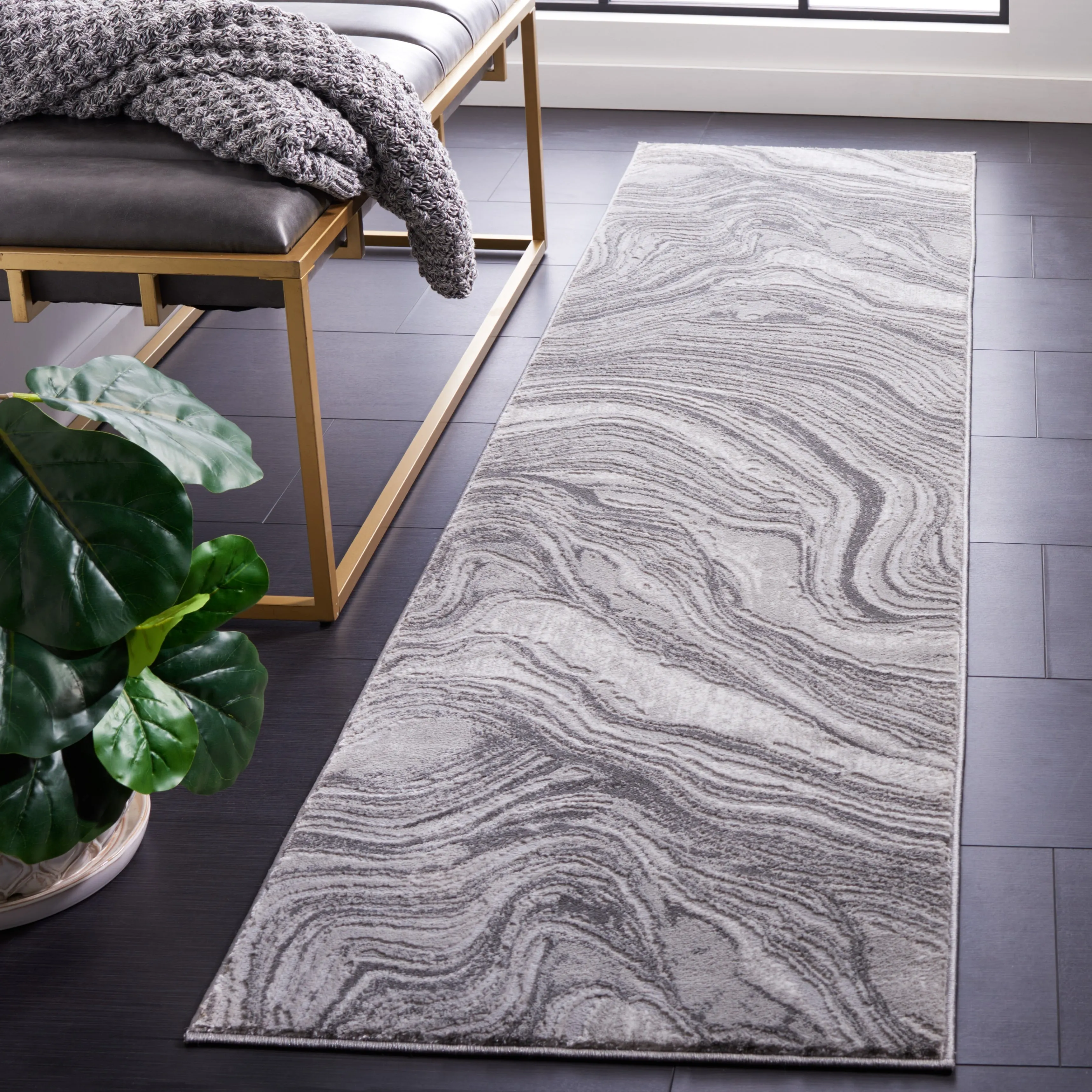 SAFAVIEH Meadow Marjolein Modern Abstract Rug