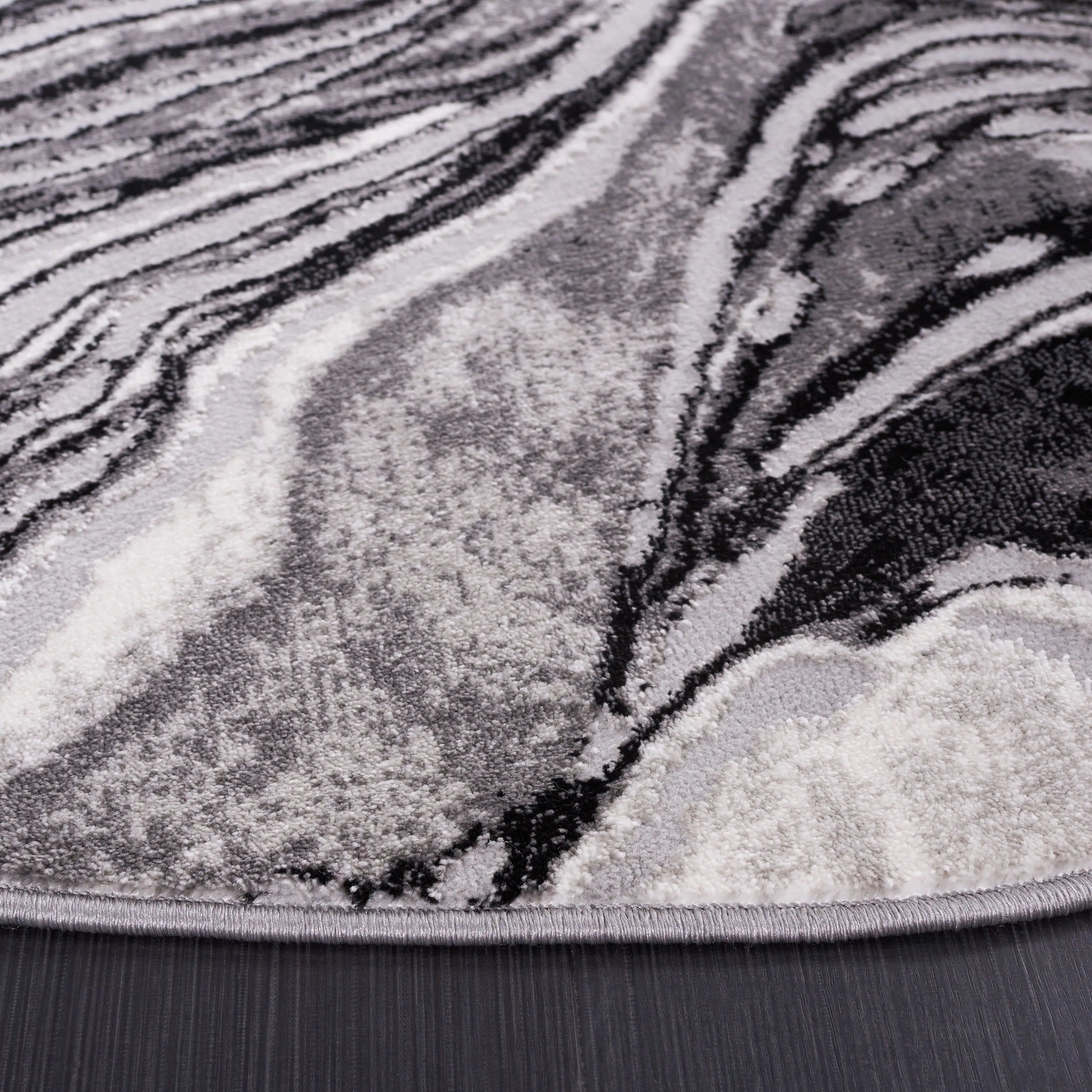 SAFAVIEH Meadow Marjolein Modern Abstract Rug