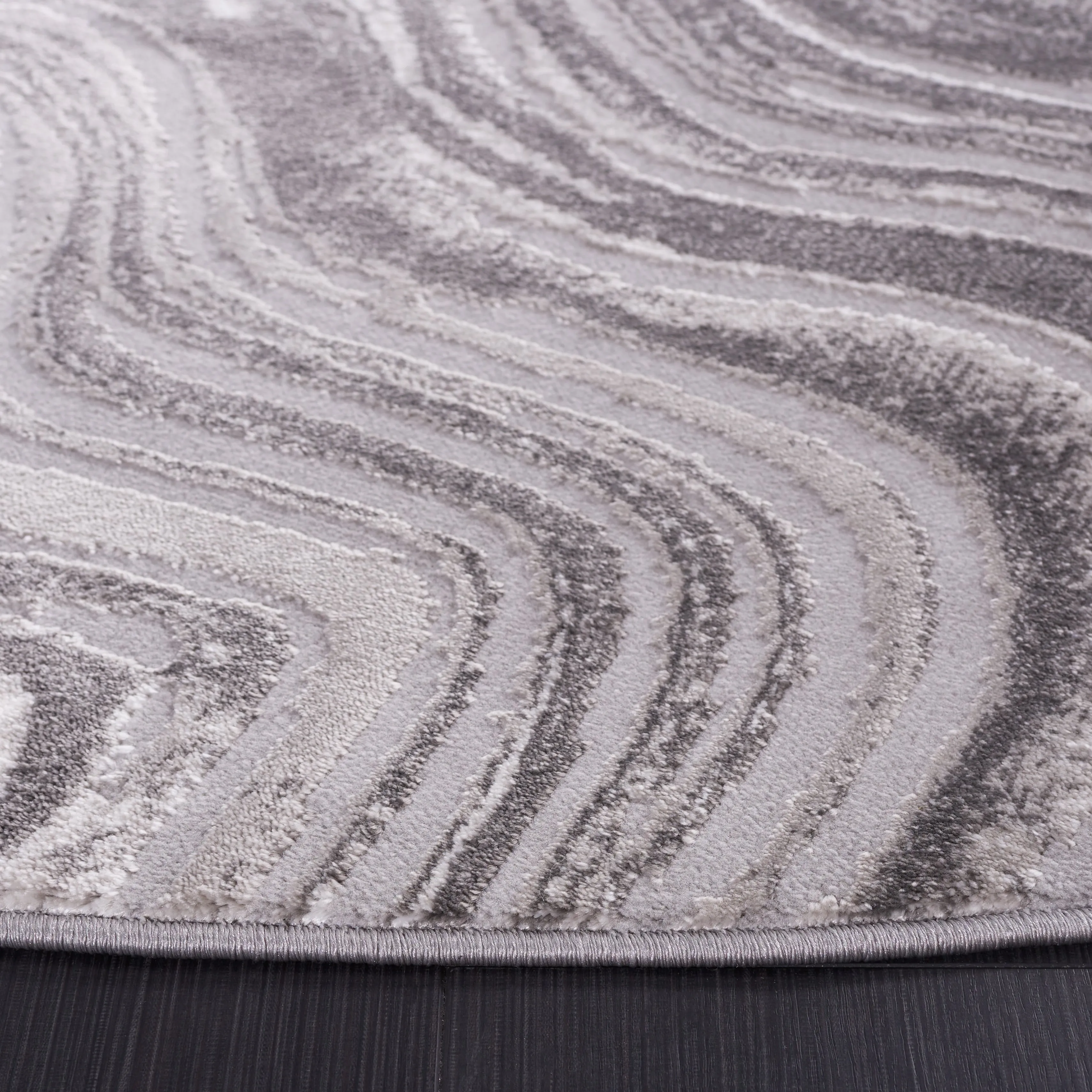 SAFAVIEH Meadow Marjolein Modern Abstract Rug